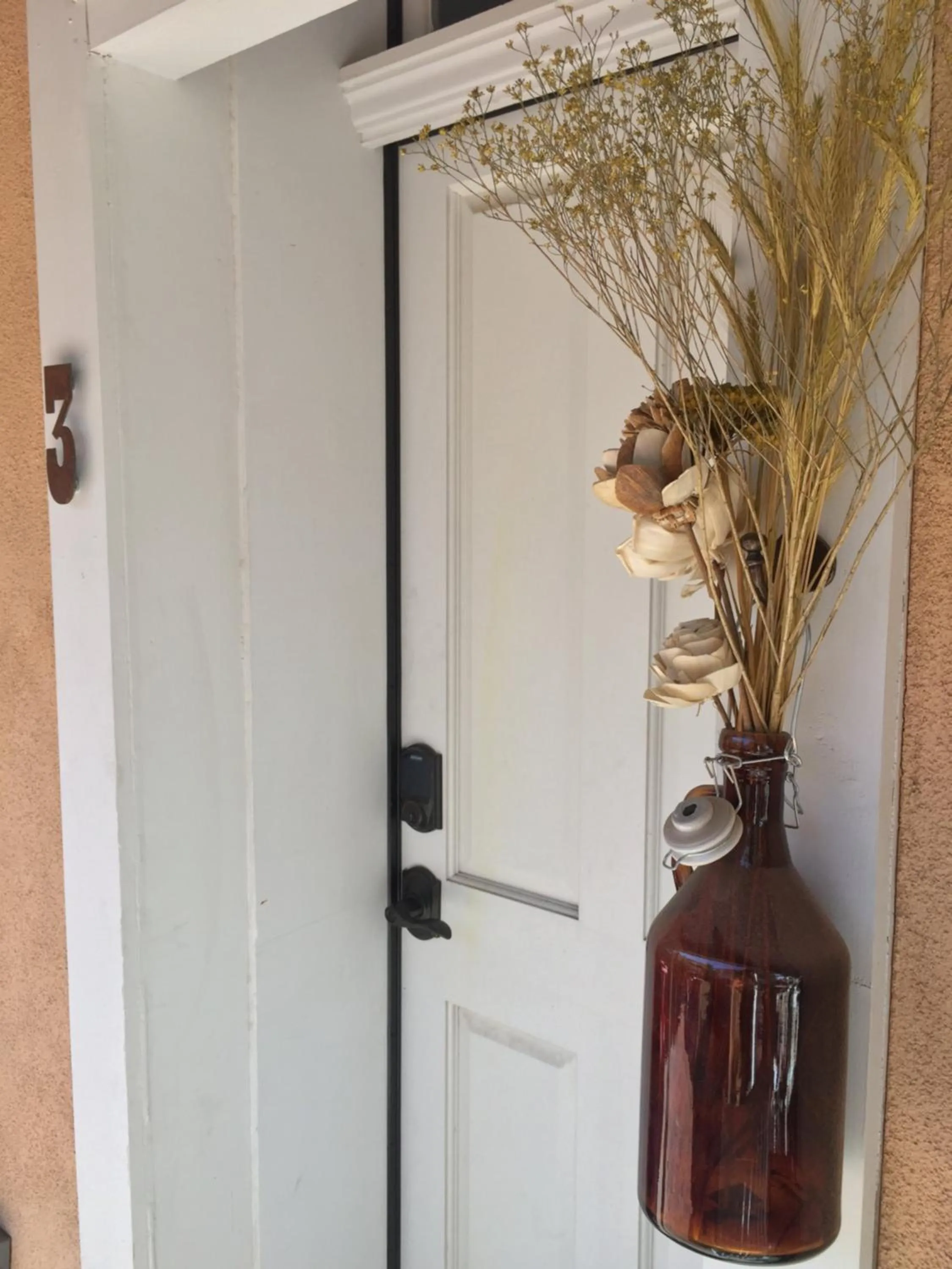 Decorative detail in Painted Lady Bed & Brew