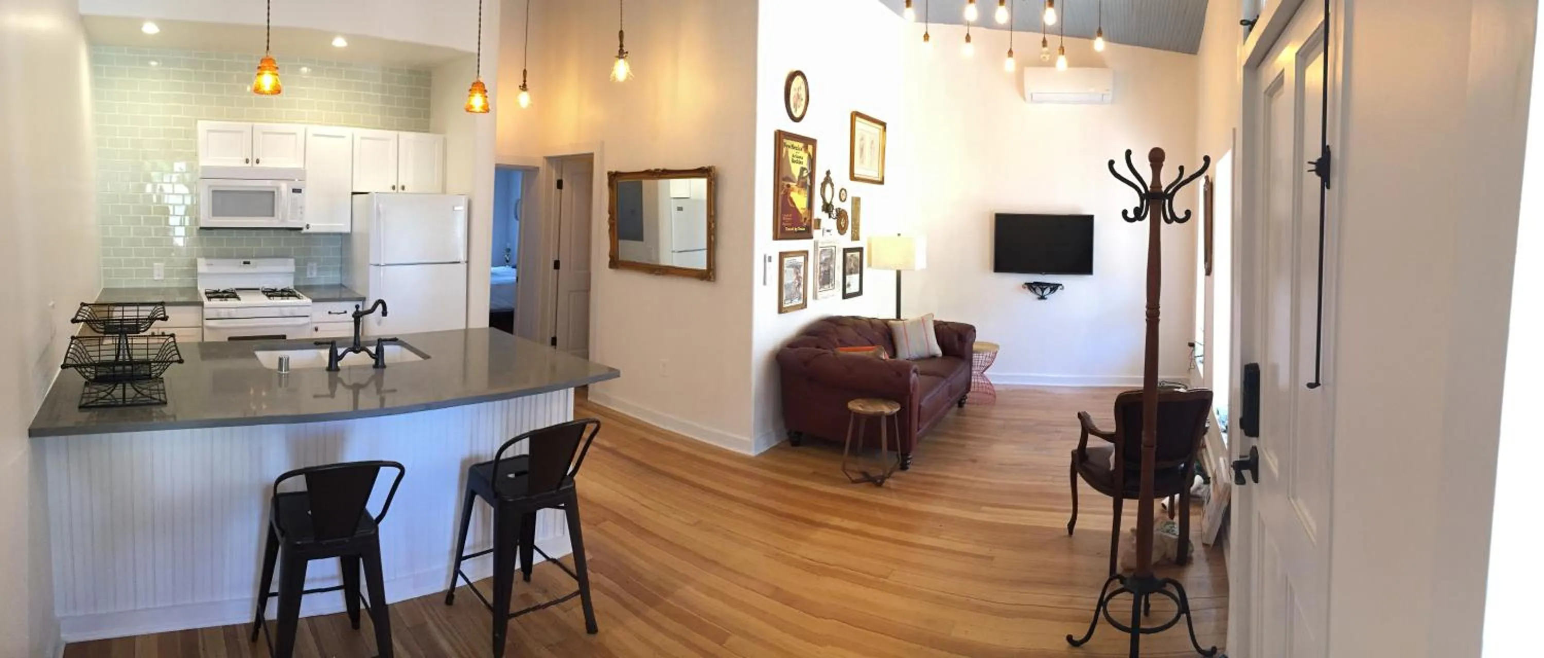 Kitchen or kitchenette in Painted Lady Bed & Brew