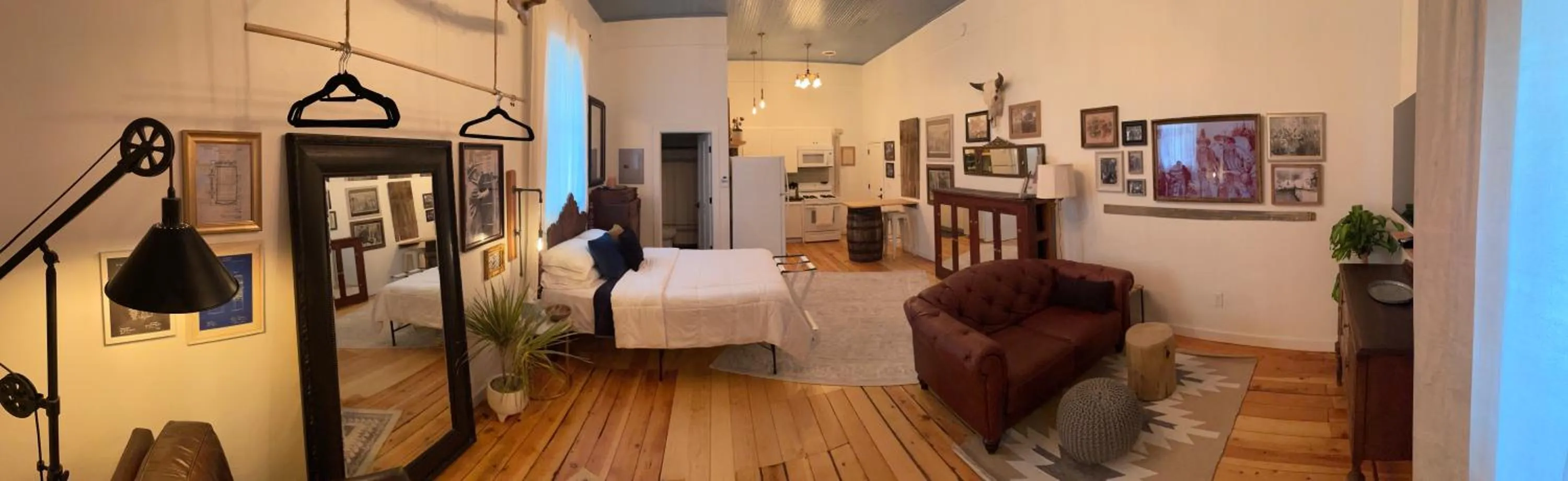 Photo of the whole room, Bed in Painted Lady Bed & Brew