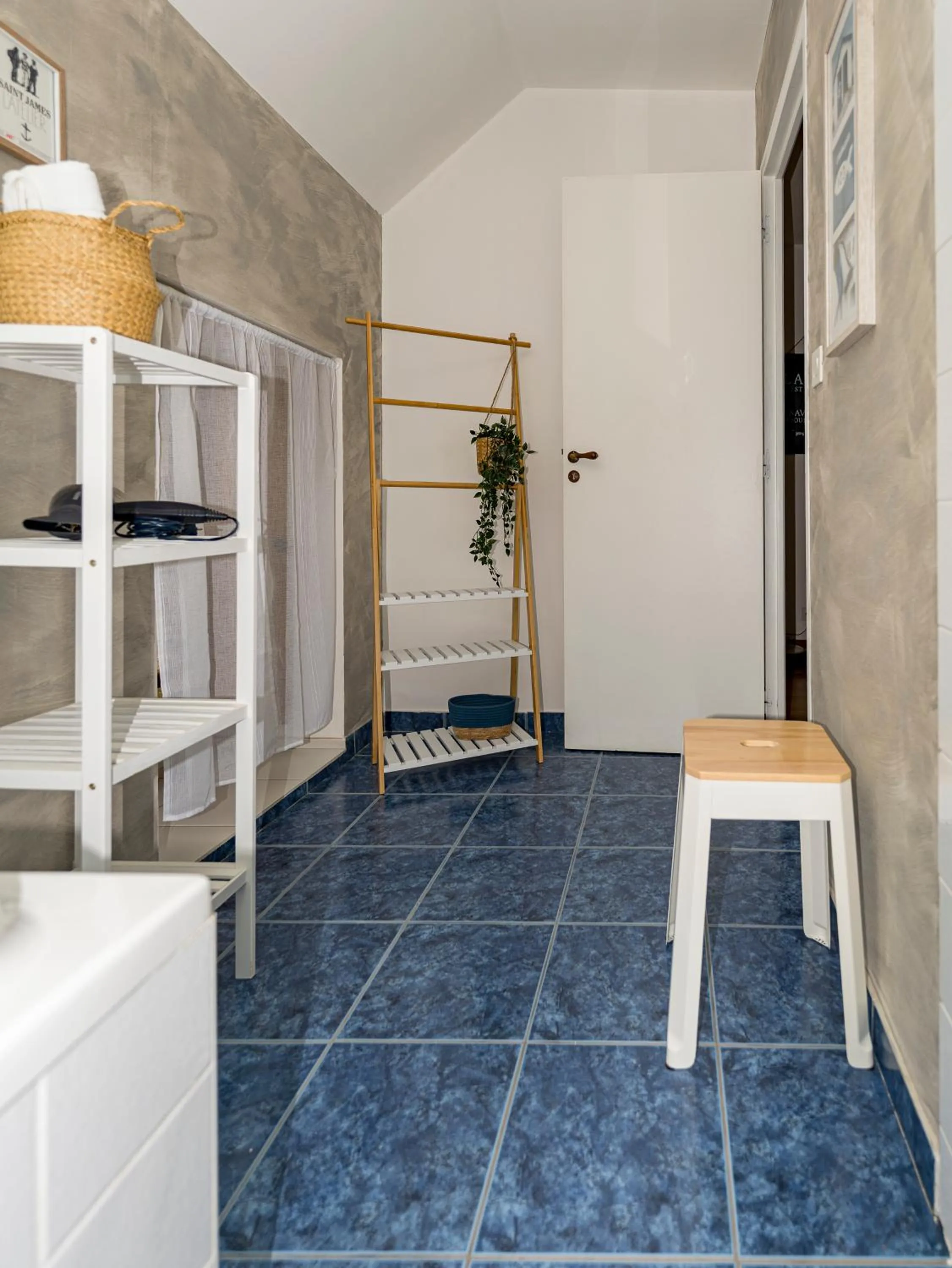 Bathroom, Bed in Le Haut Pont de la Baie