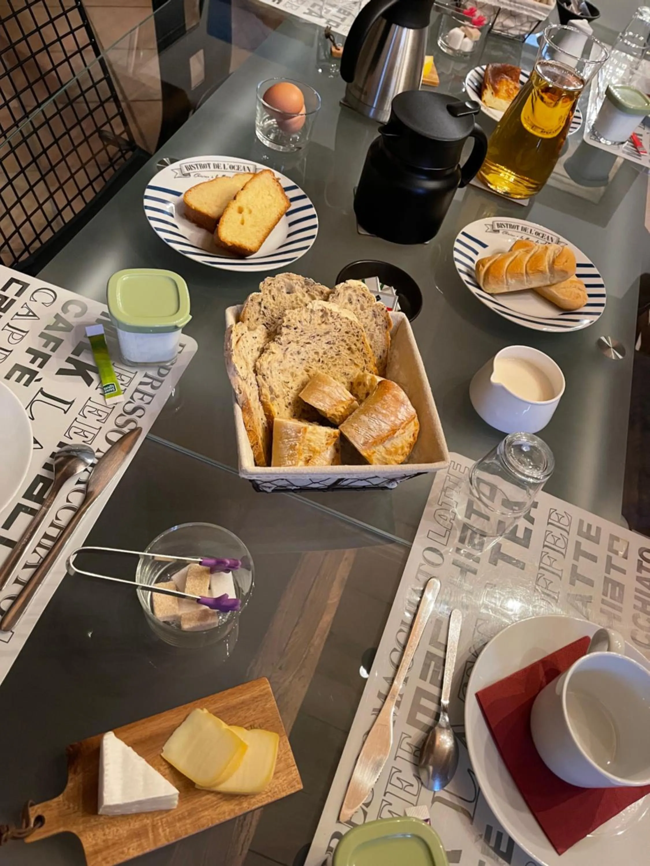 Breakfast in Le Haut Pont de la Baie