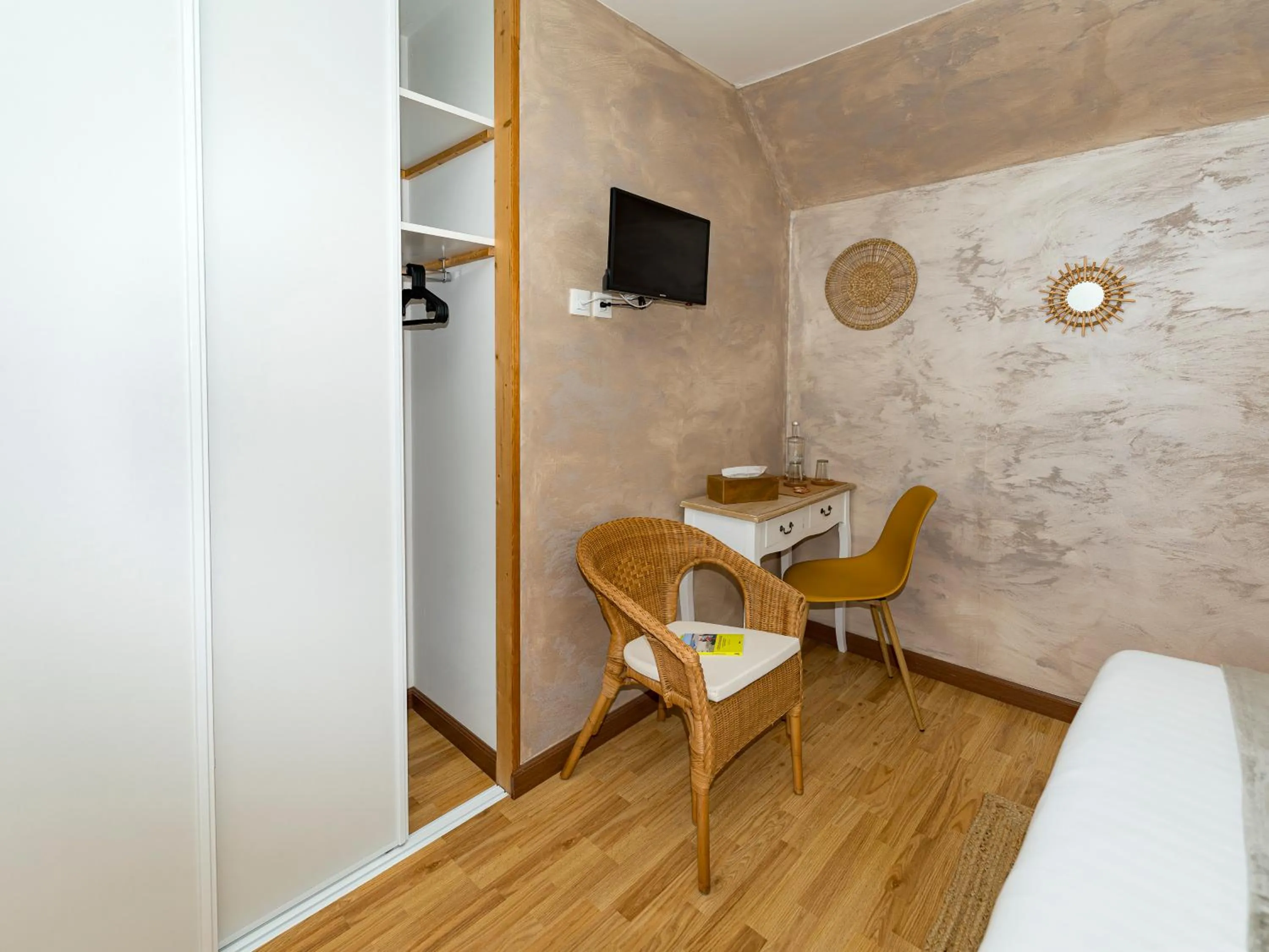 TV and multimedia in Le Haut Pont de la Baie