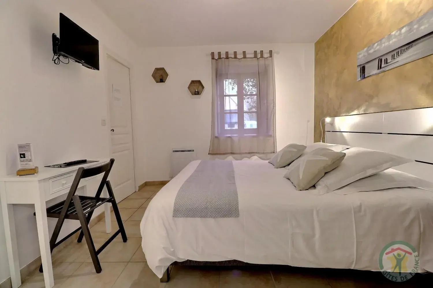 Double Room in Le Haut Pont de la Baie Double Room in Le Haut Pont de la Baie