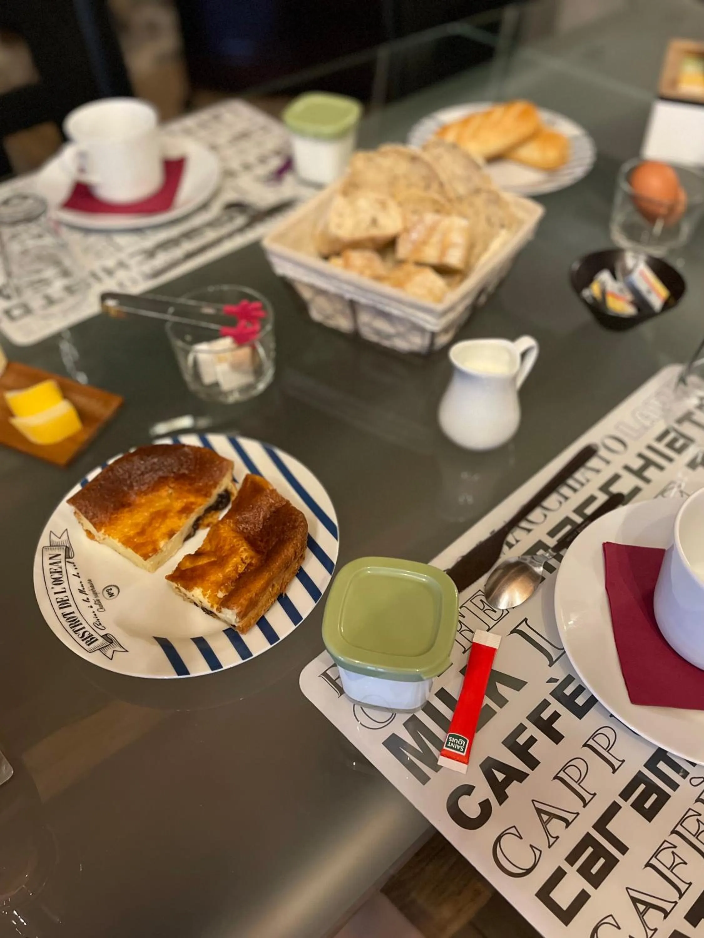 Breakfast in Le Haut Pont de la Baie