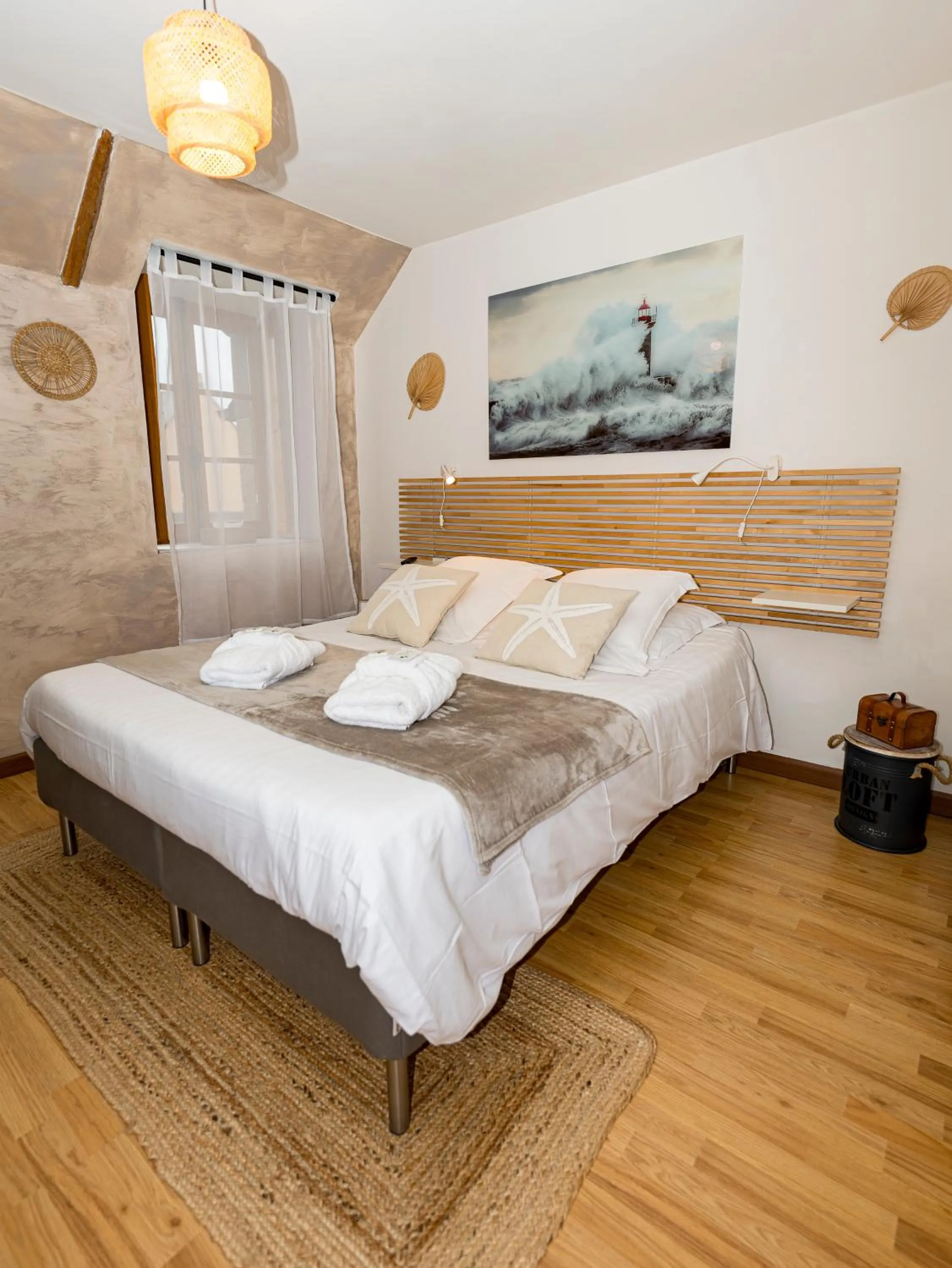 Photo of the whole room, Bed in Le Haut Pont de la Baie