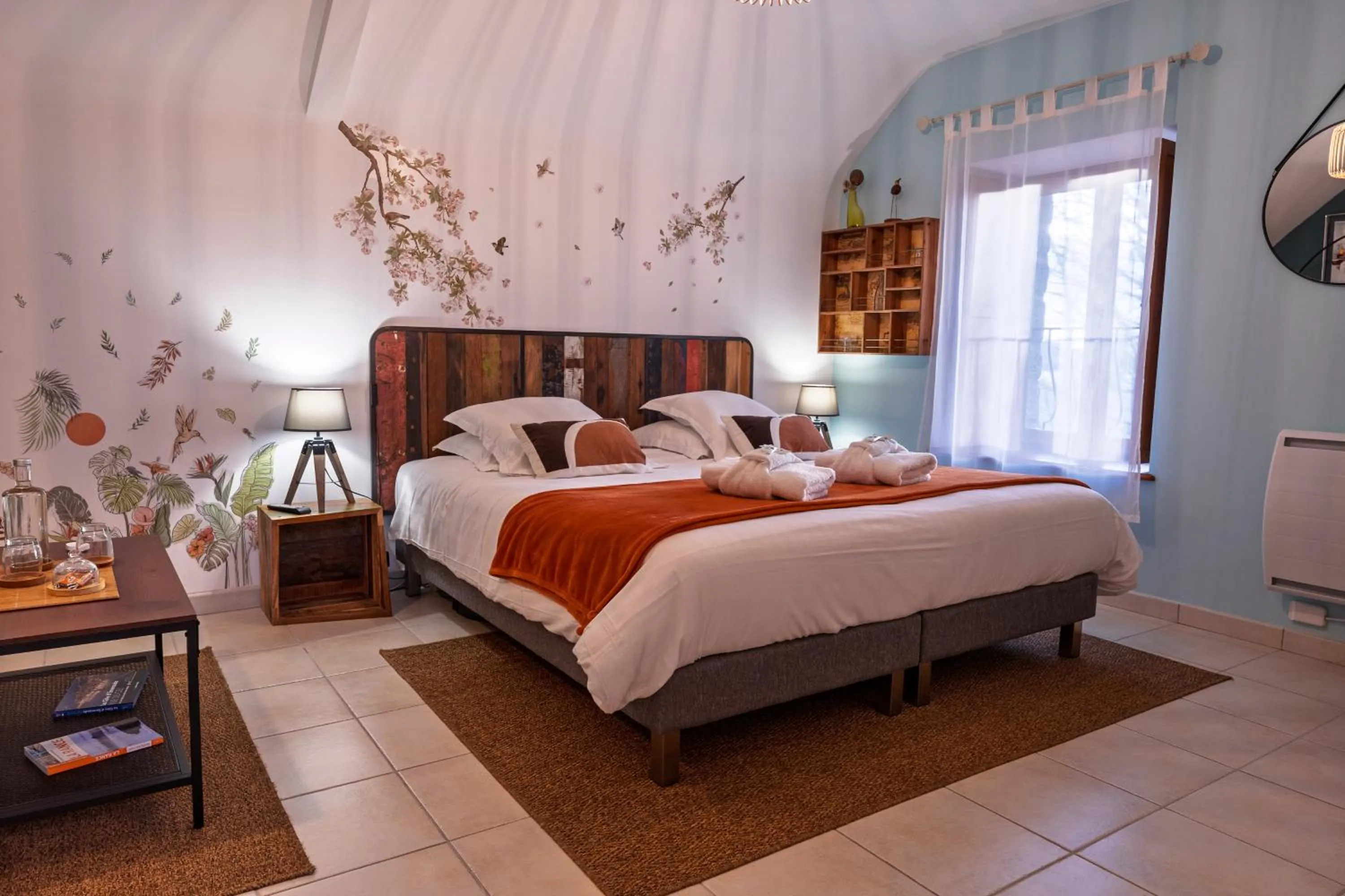 Shower, Bed in Le Haut Pont de la Baie