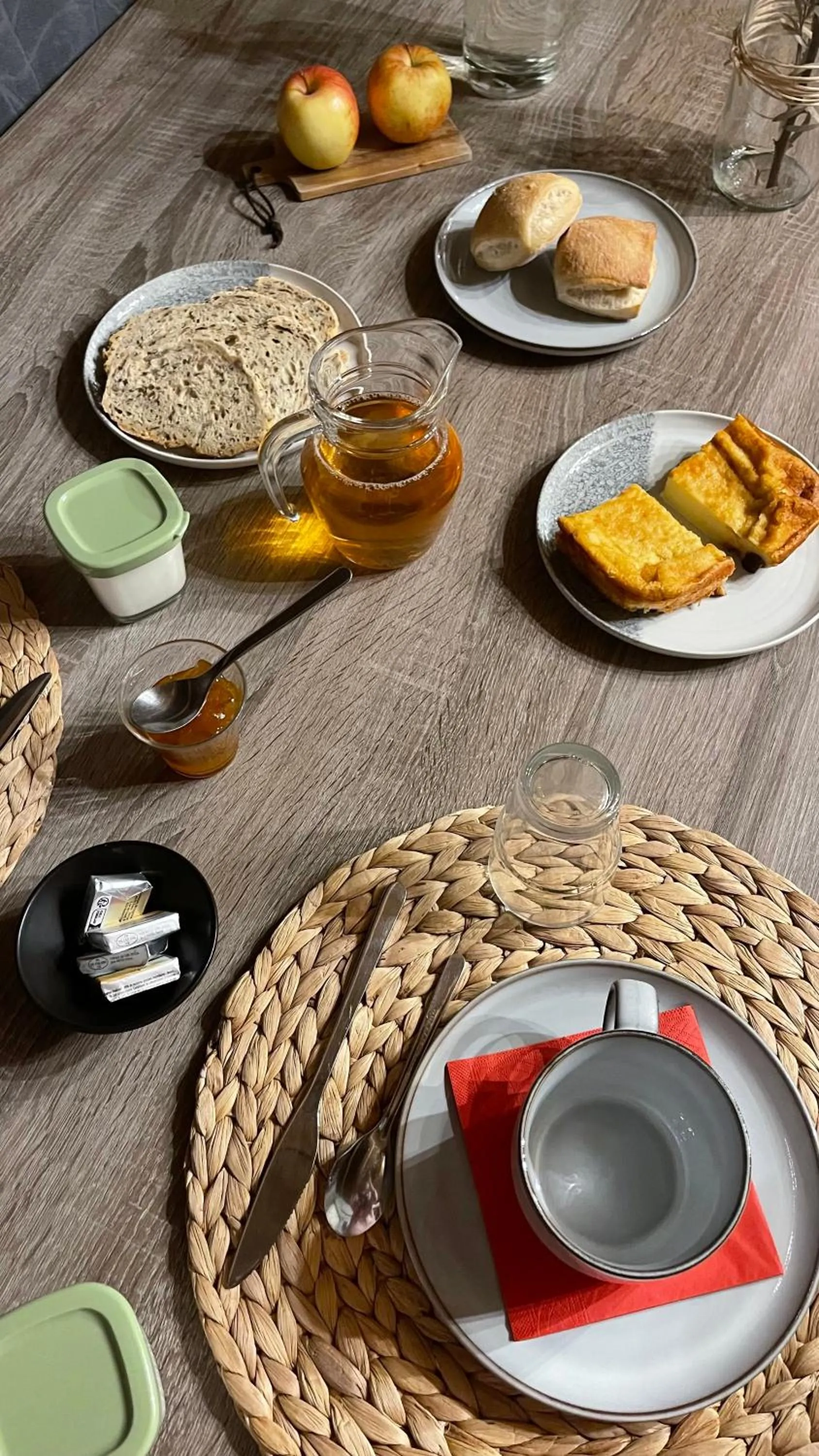 Breakfast in Le Haut Pont de la Baie