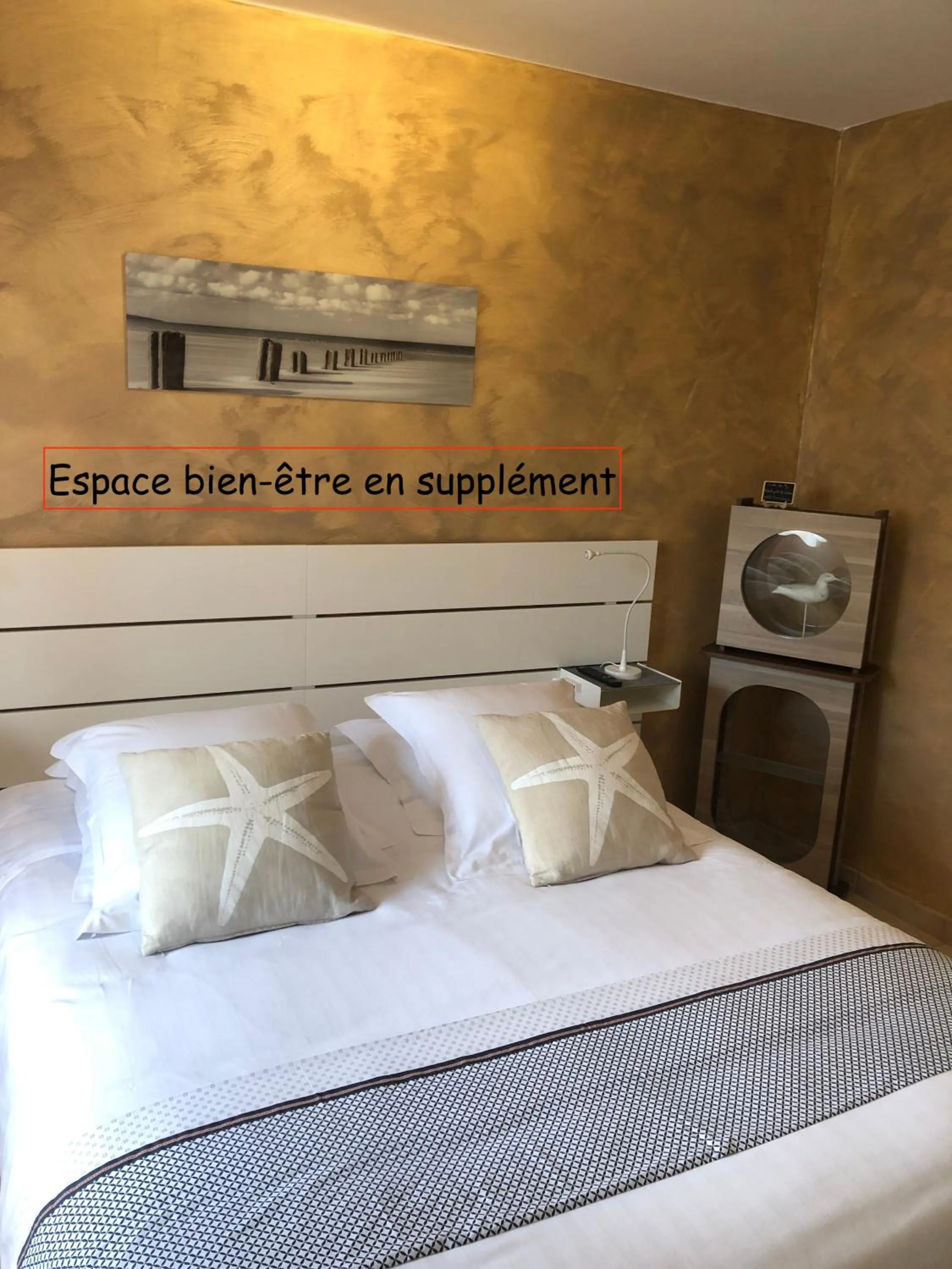 Bedroom, Bed in Le Haut Pont de la Baie