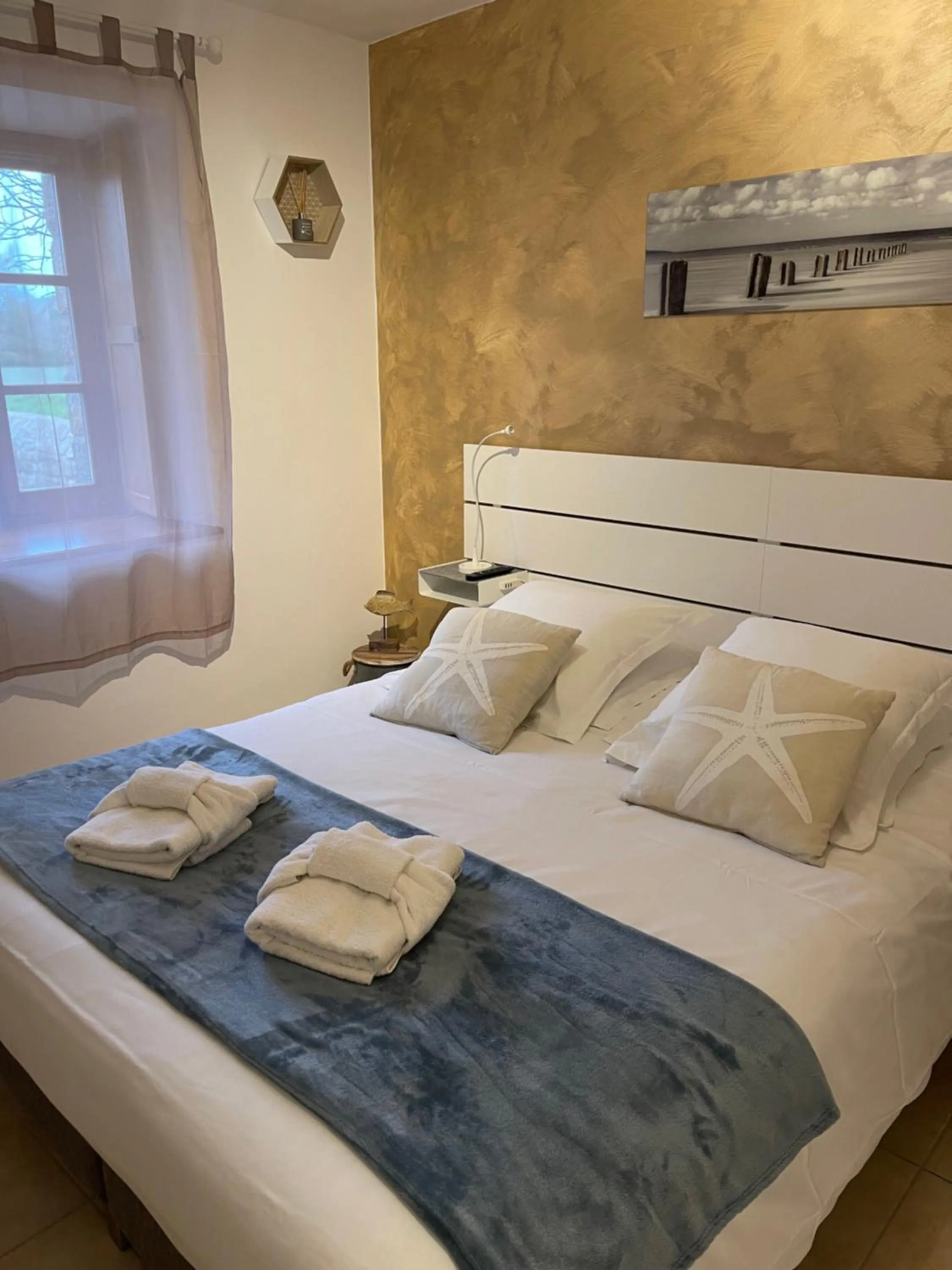 TV and multimedia, Bed in Le Haut Pont de la Baie