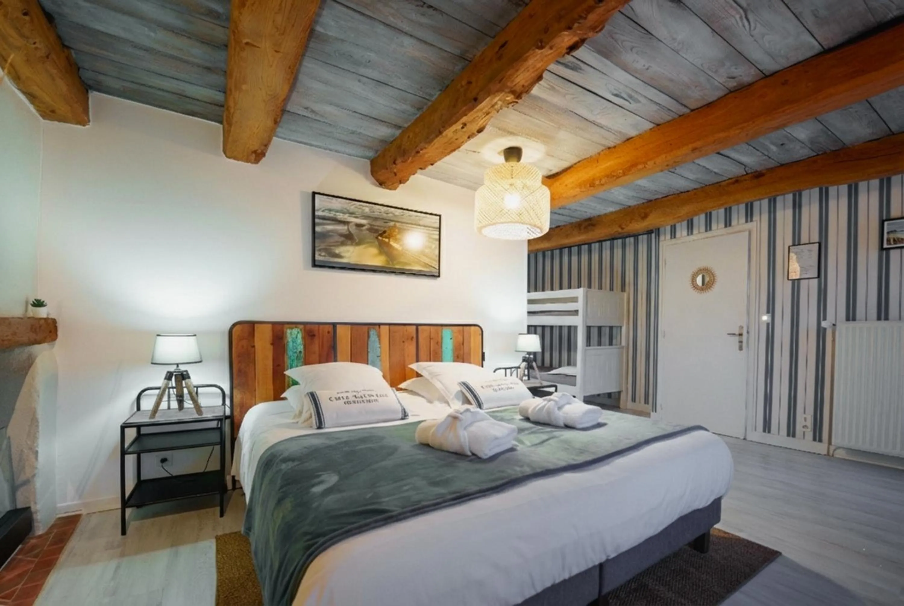 Photo of the whole room, Bed in Le Haut Pont de la Baie