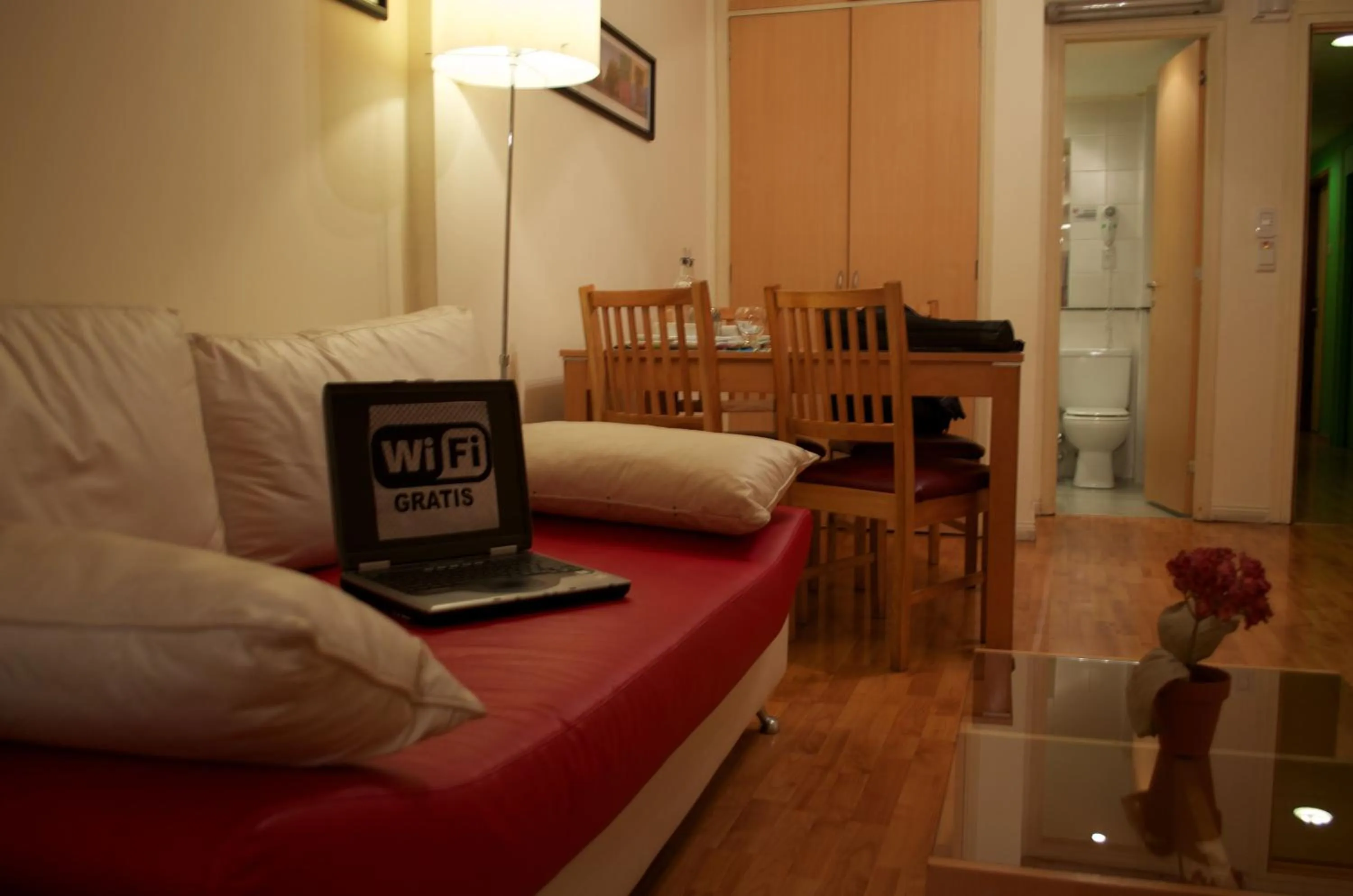 Dining area, Bed in Apart San Diego Recoleta
