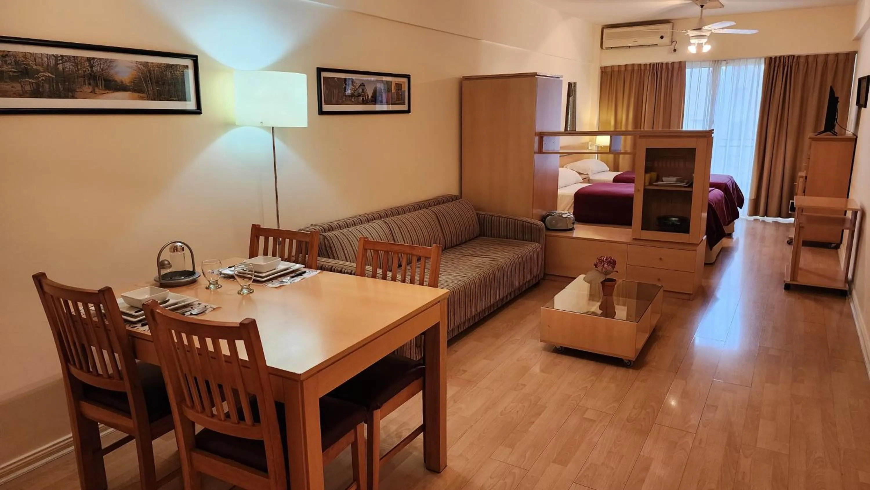 Dining area in Apart San Diego Recoleta