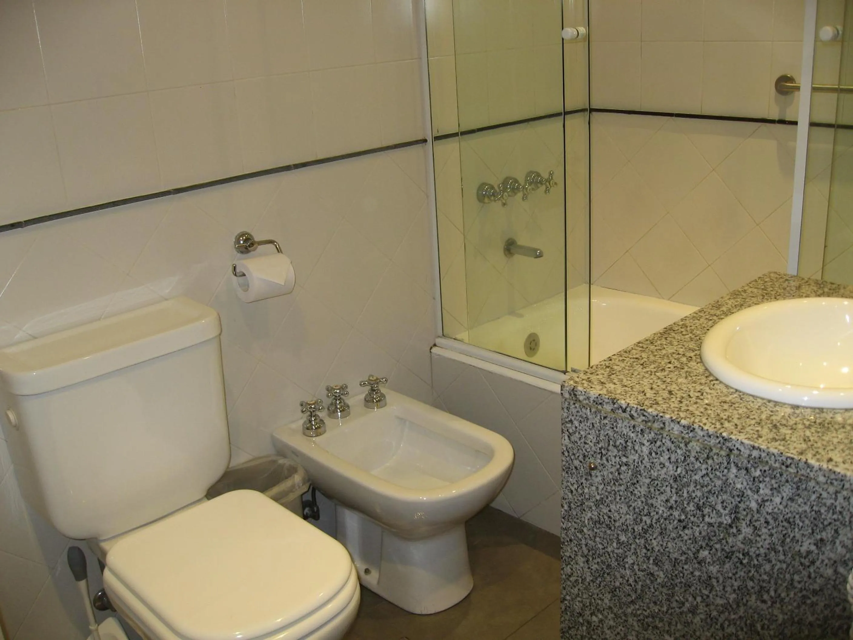 Bathroom in Apart San Diego Recoleta