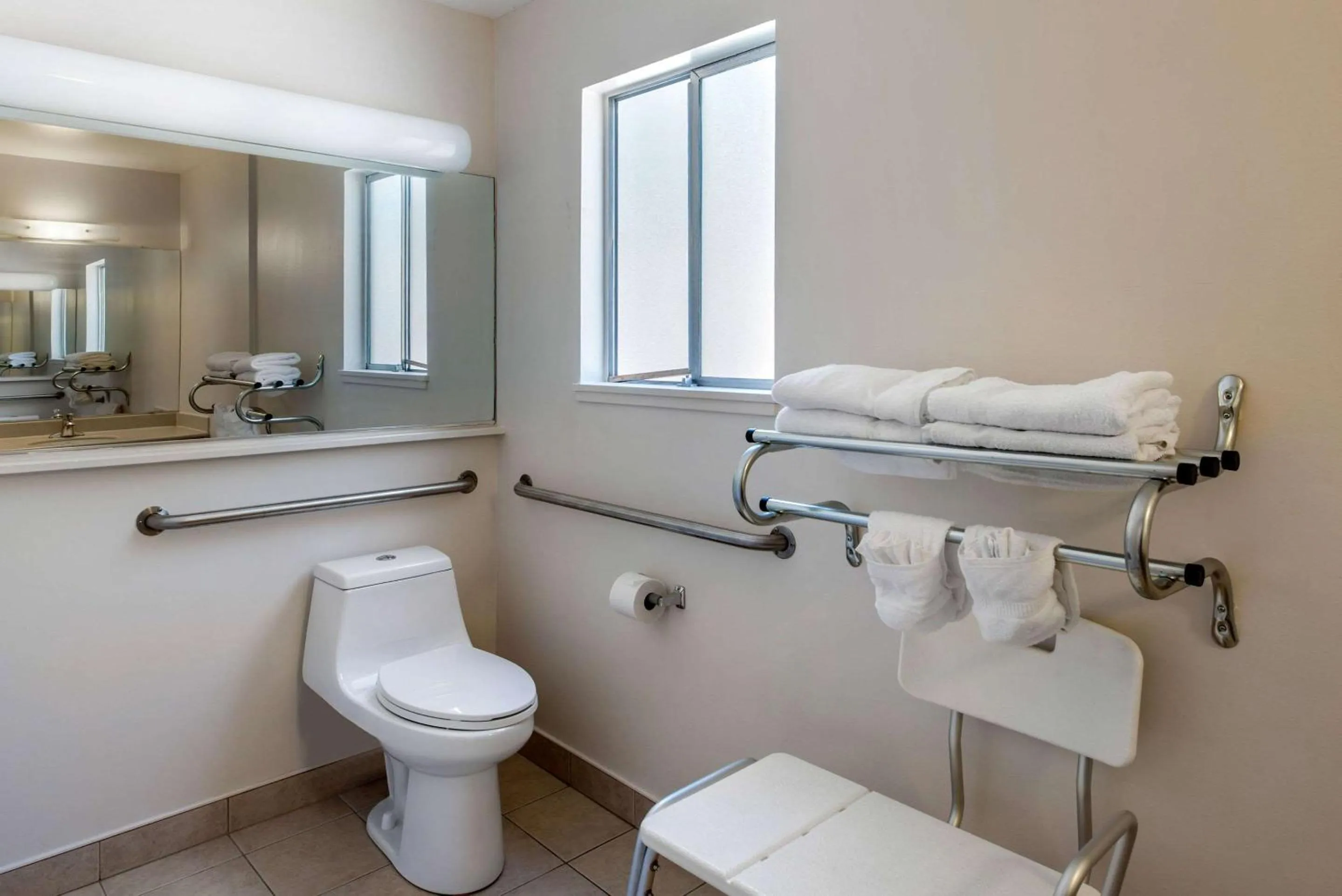 Photo of the whole room in Abode