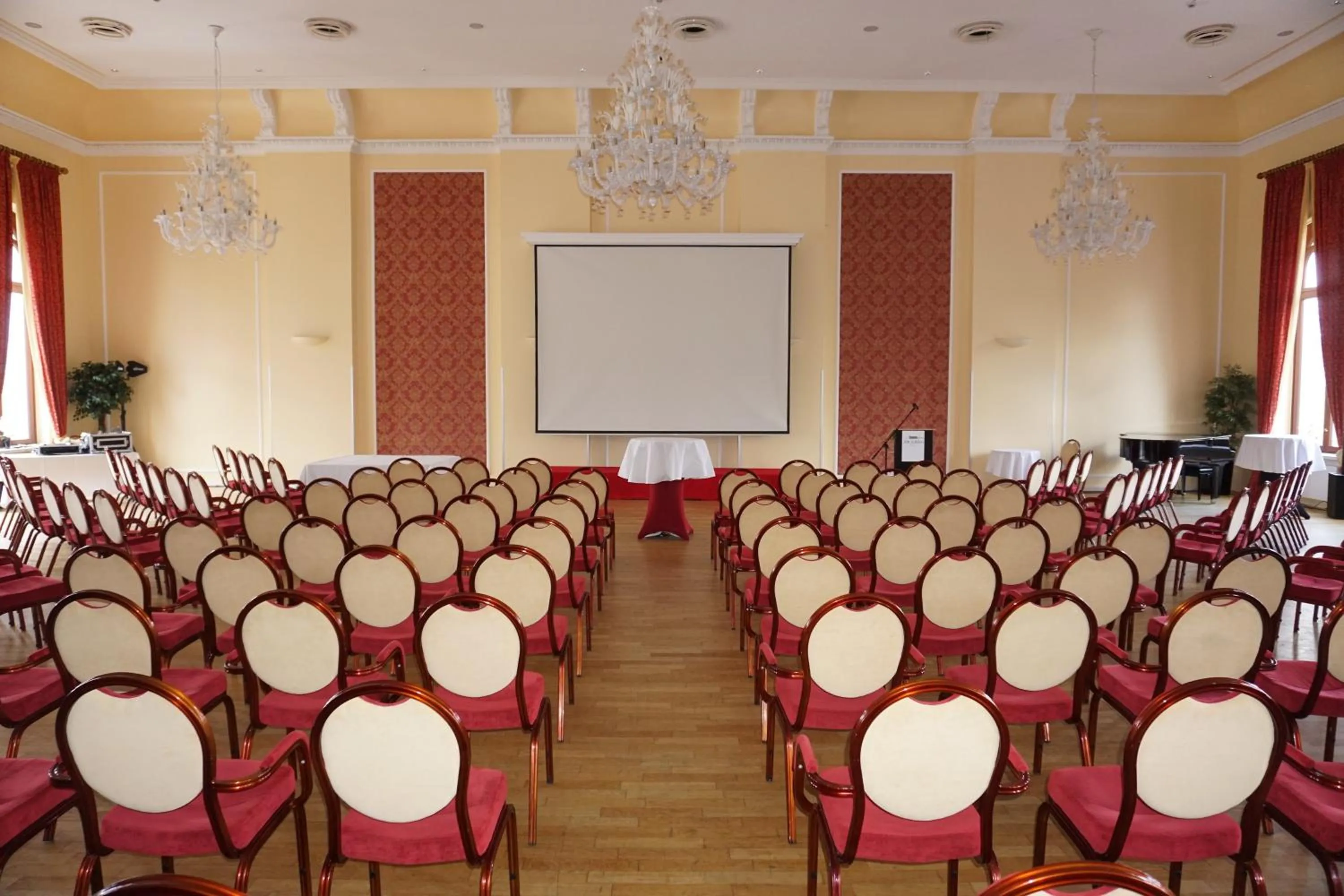 Restaurant/places to eat in Hotel Am Schloss Aurich