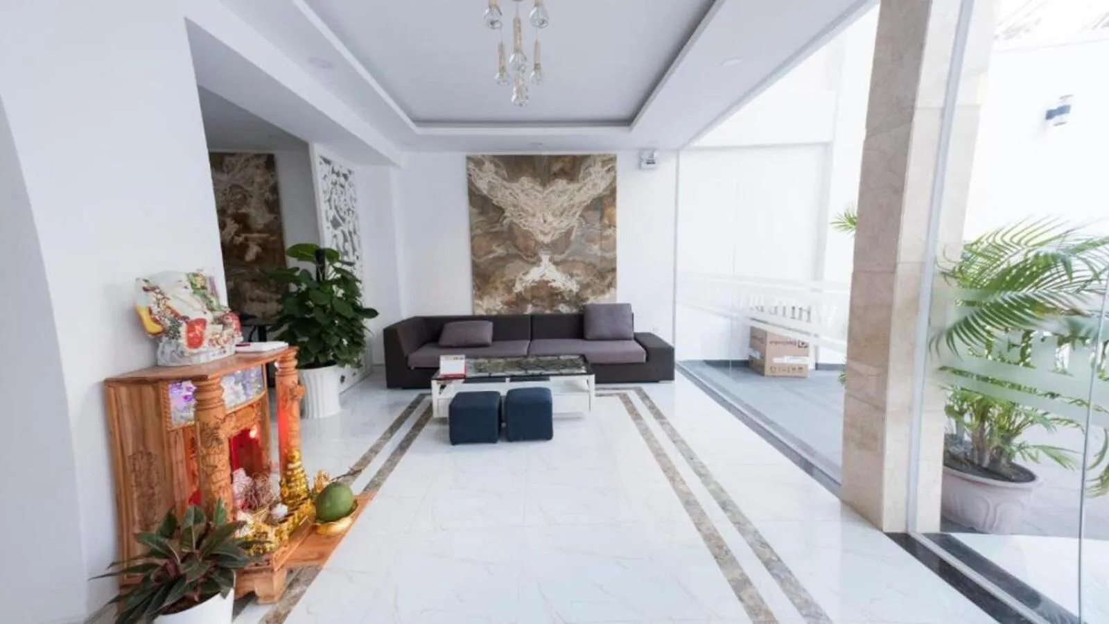 Living room in White Diamond Airport Hotel - TSN