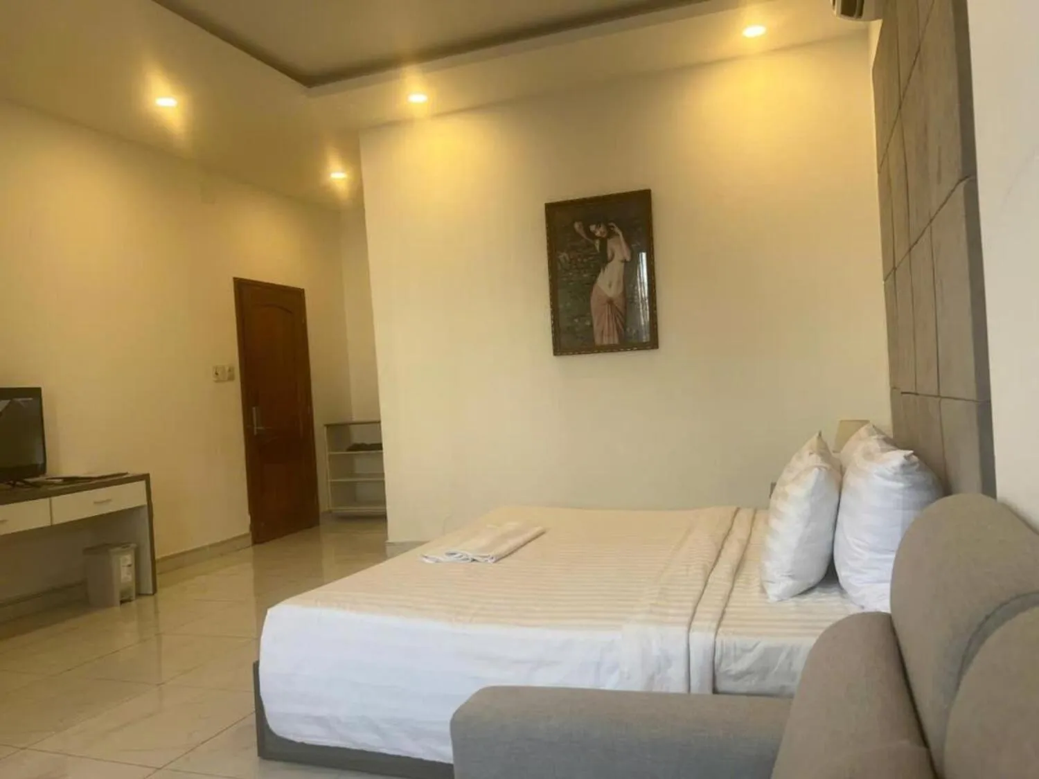 Bed in White Diamond Airport Hotel - TSN