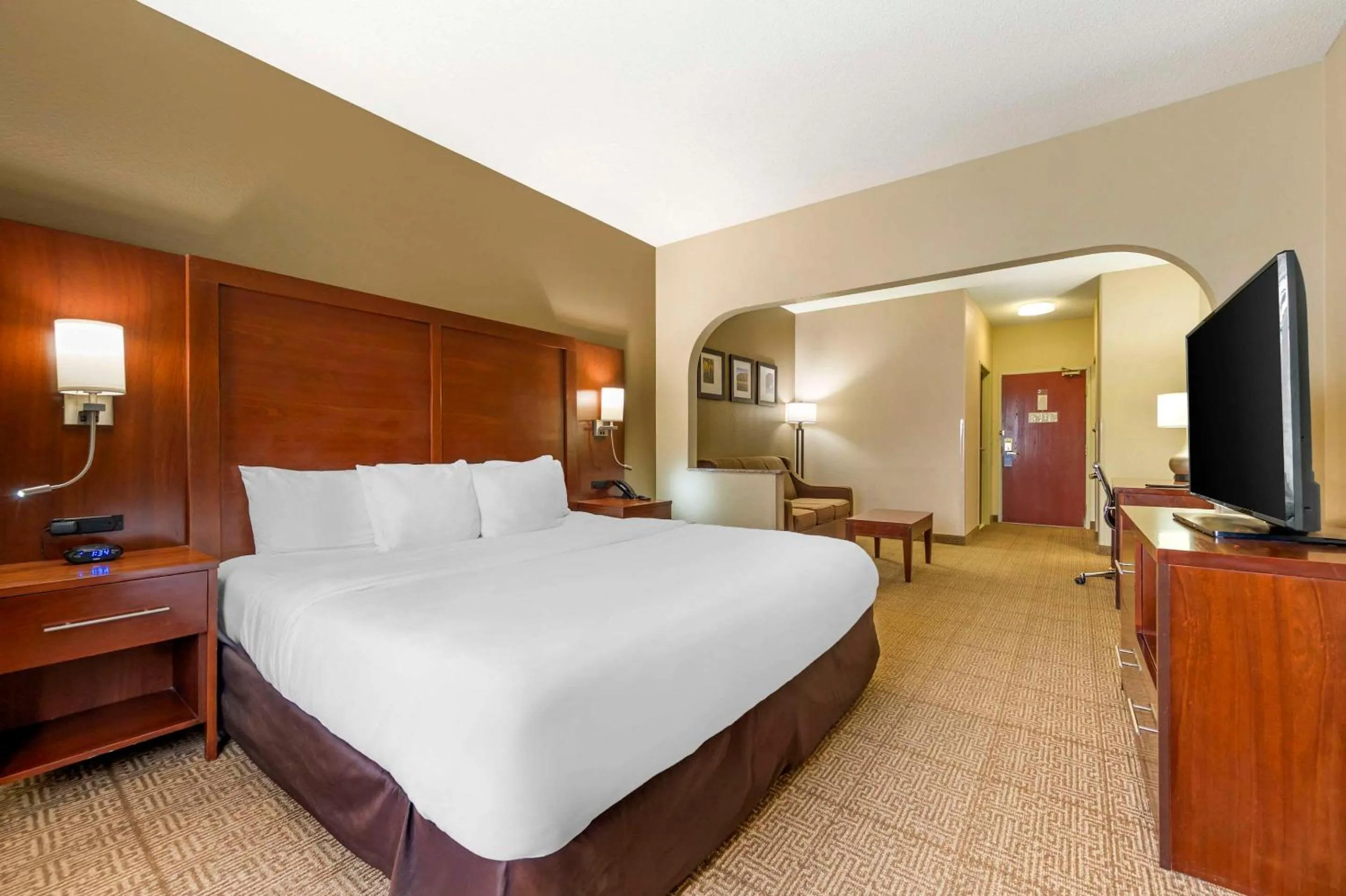 Bedroom, Bed in Comfort Suites Castle Rock - Denver South