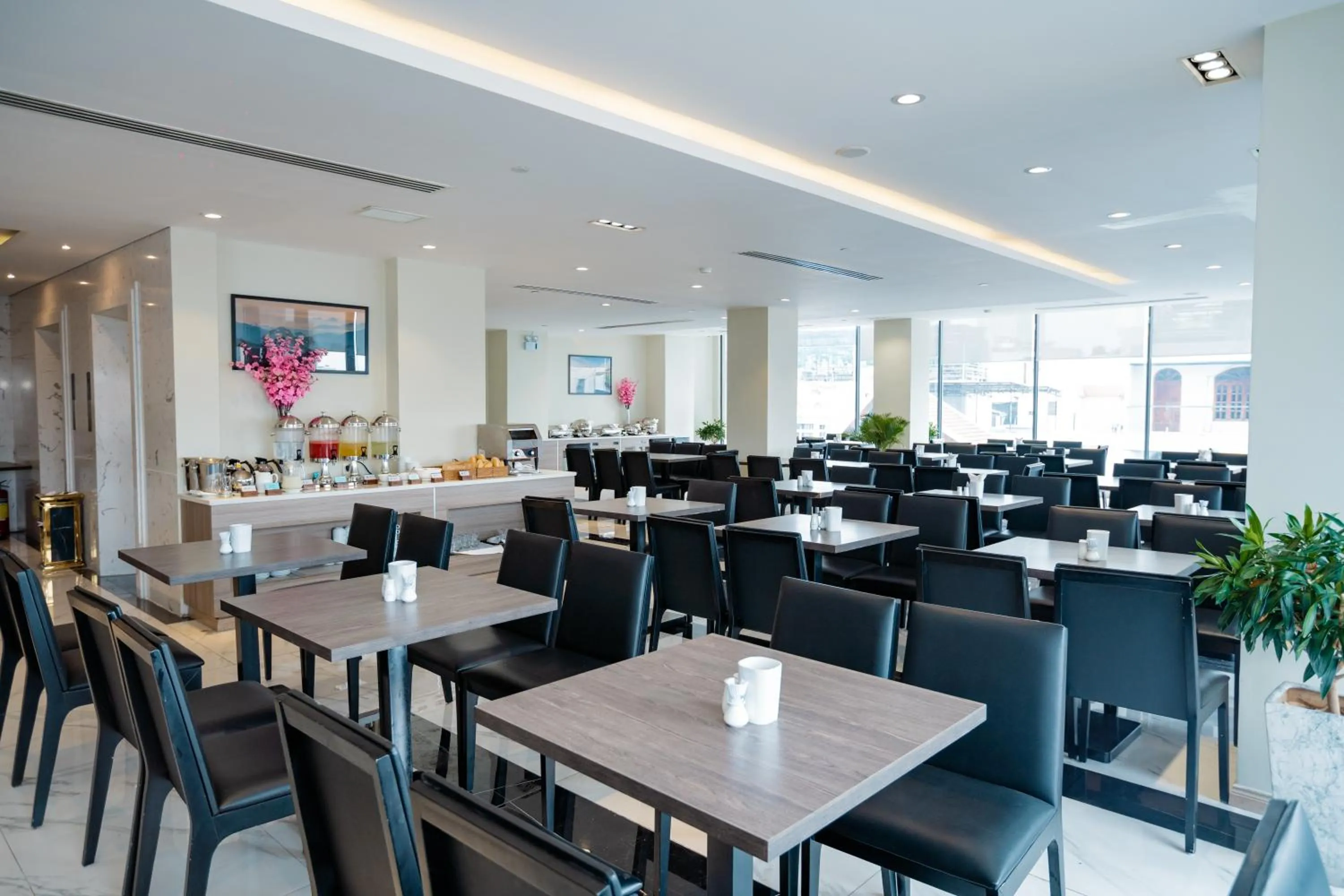 Restaurant/places to eat in ARECA HOTEL NHA TRANG