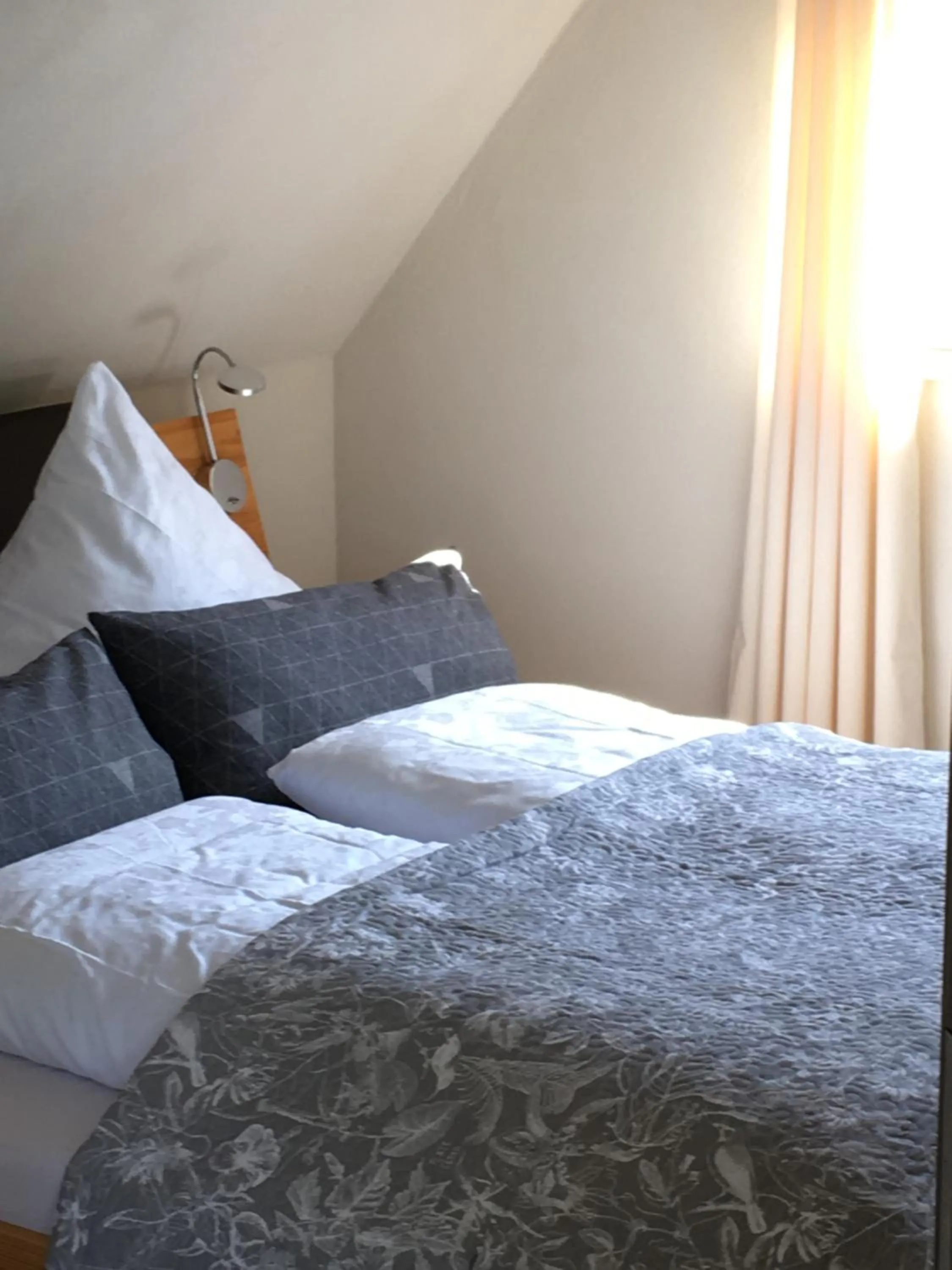 Photo of the whole room, Bed in Schmuckkästle am Hafen