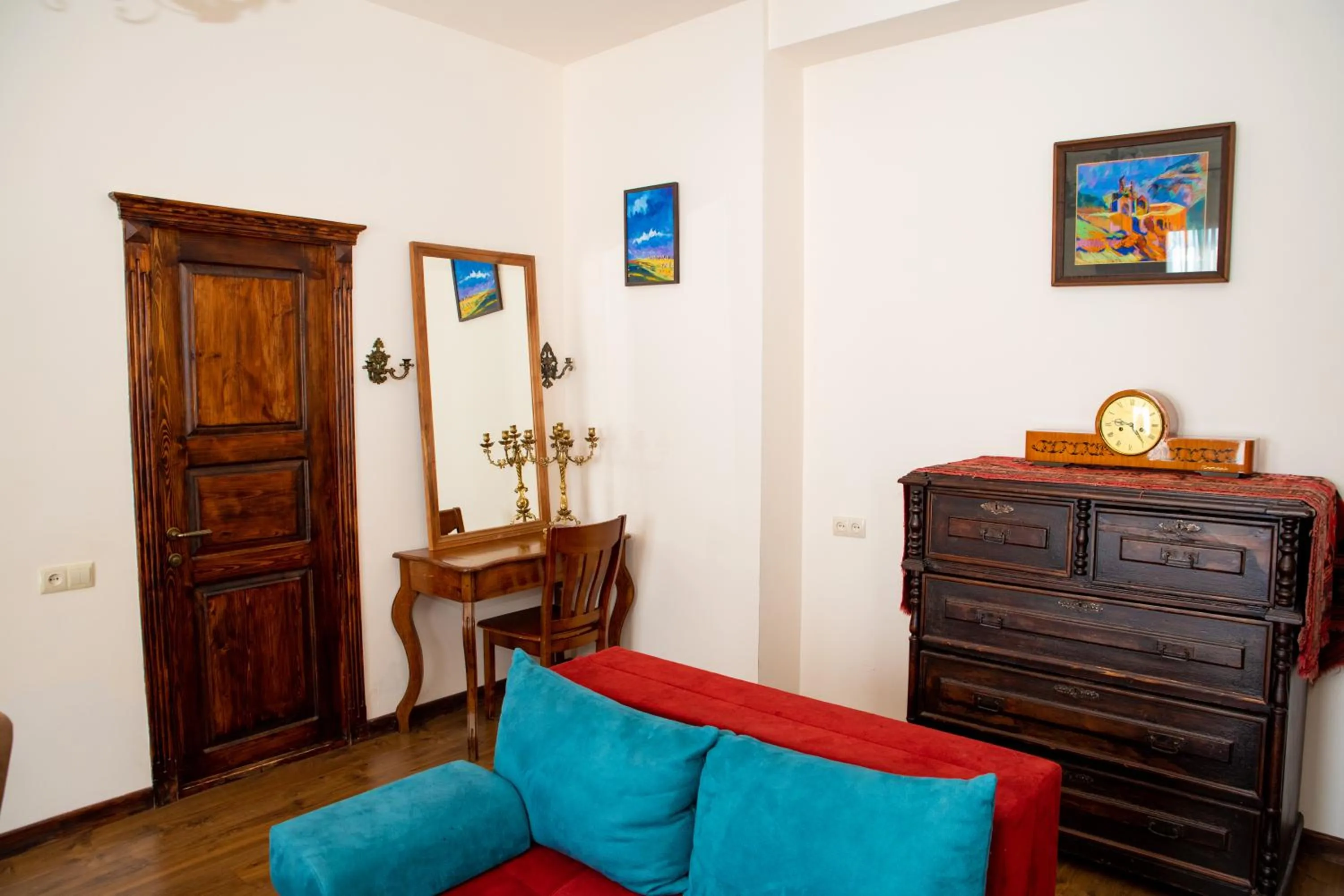 Seating area in Khoreayi Dzor