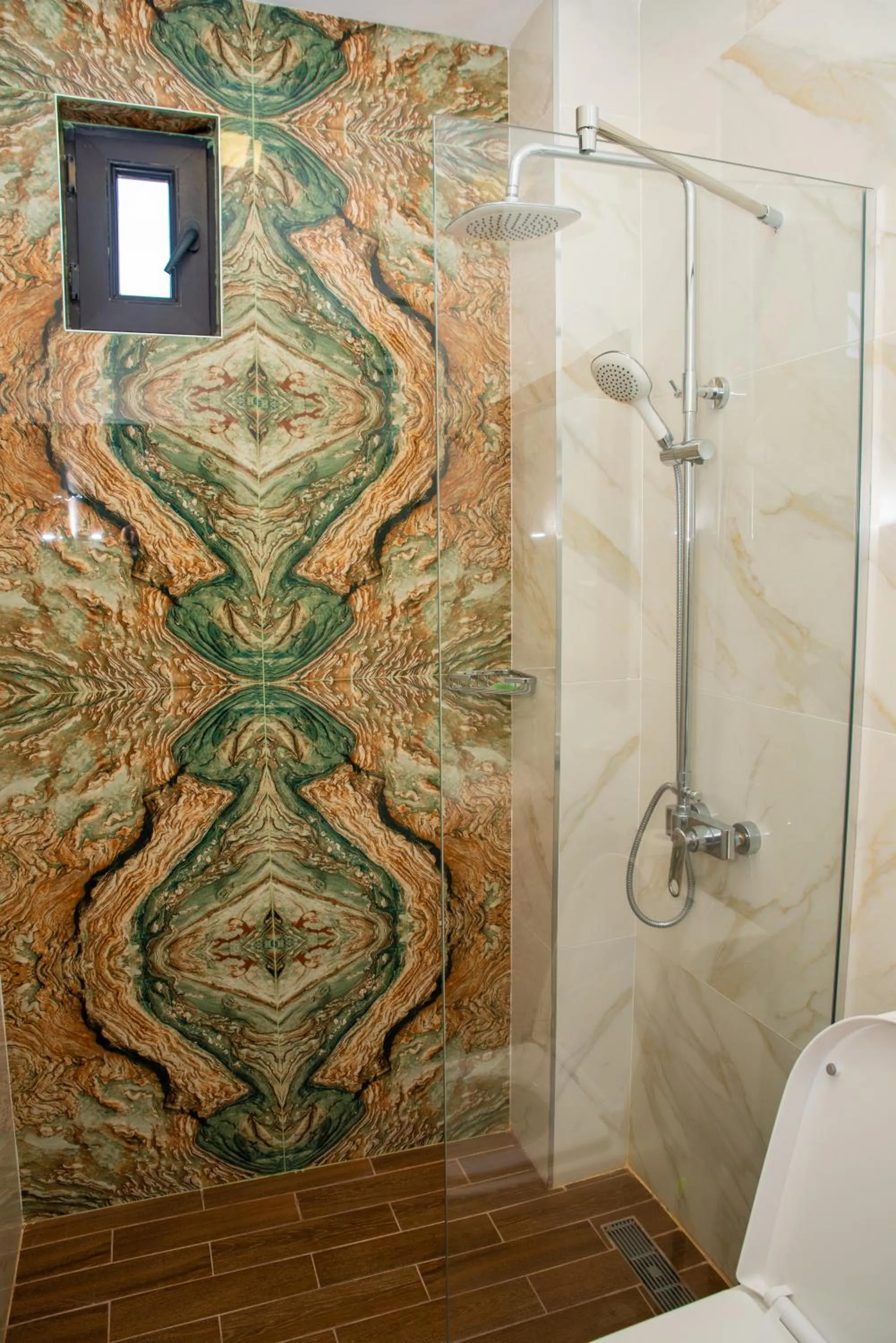 Toilet in Khoreayi Dzor