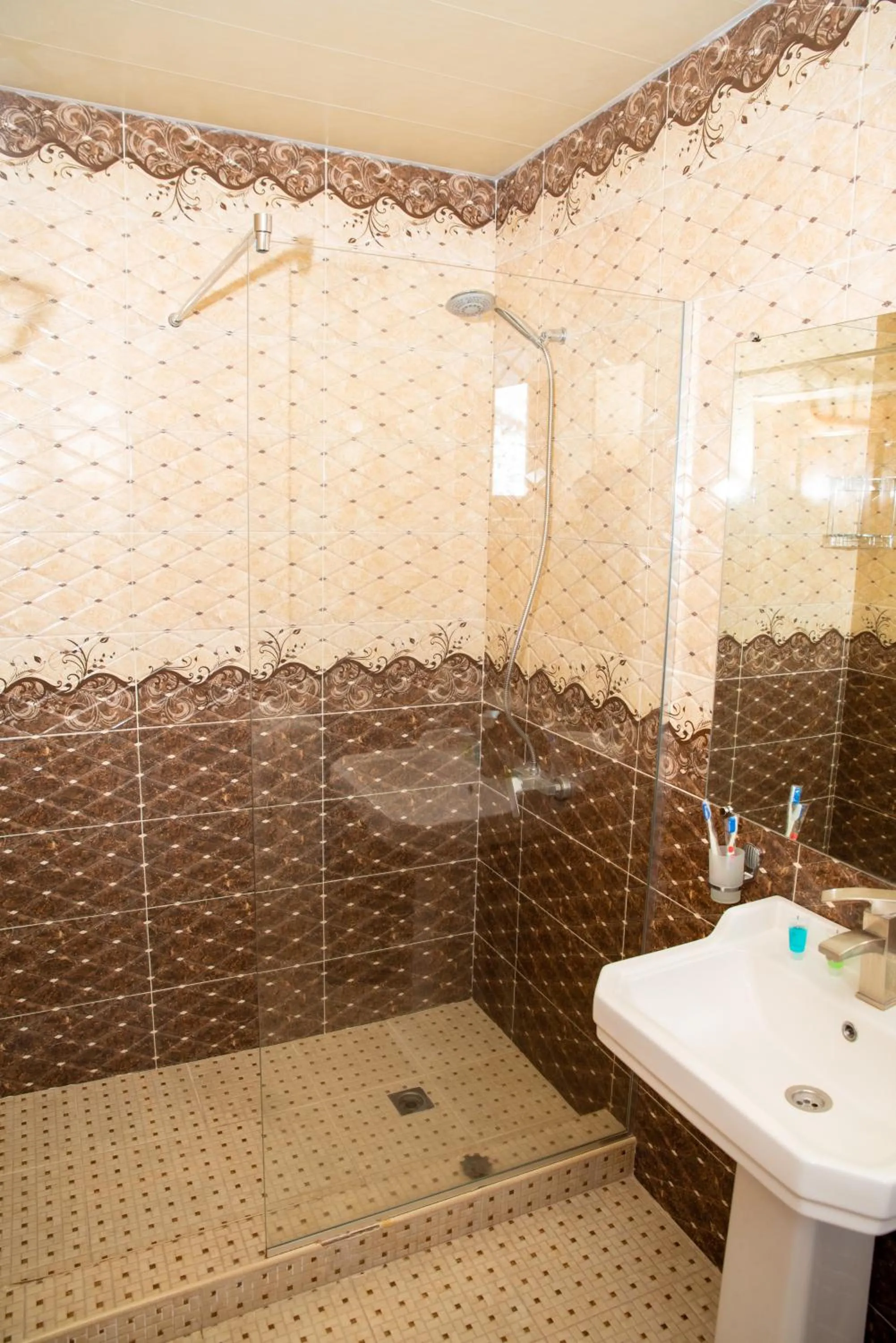 Shower in Khoreayi Dzor