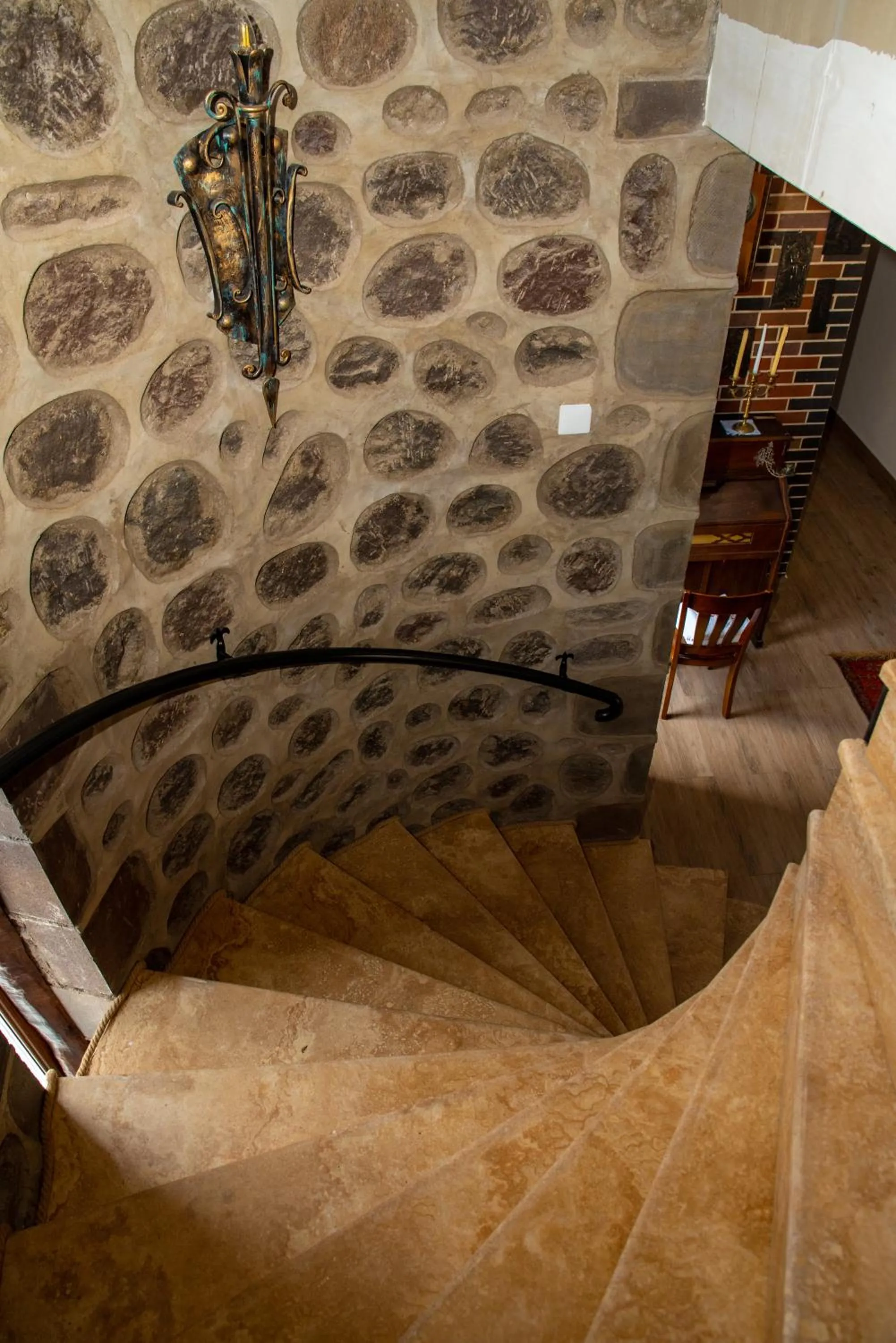 Property building in Khoreayi Dzor