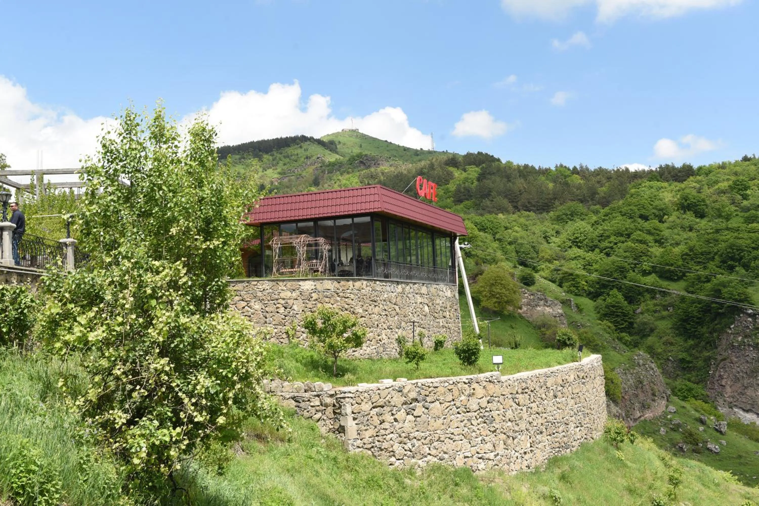 Property building in Khoreayi Dzor