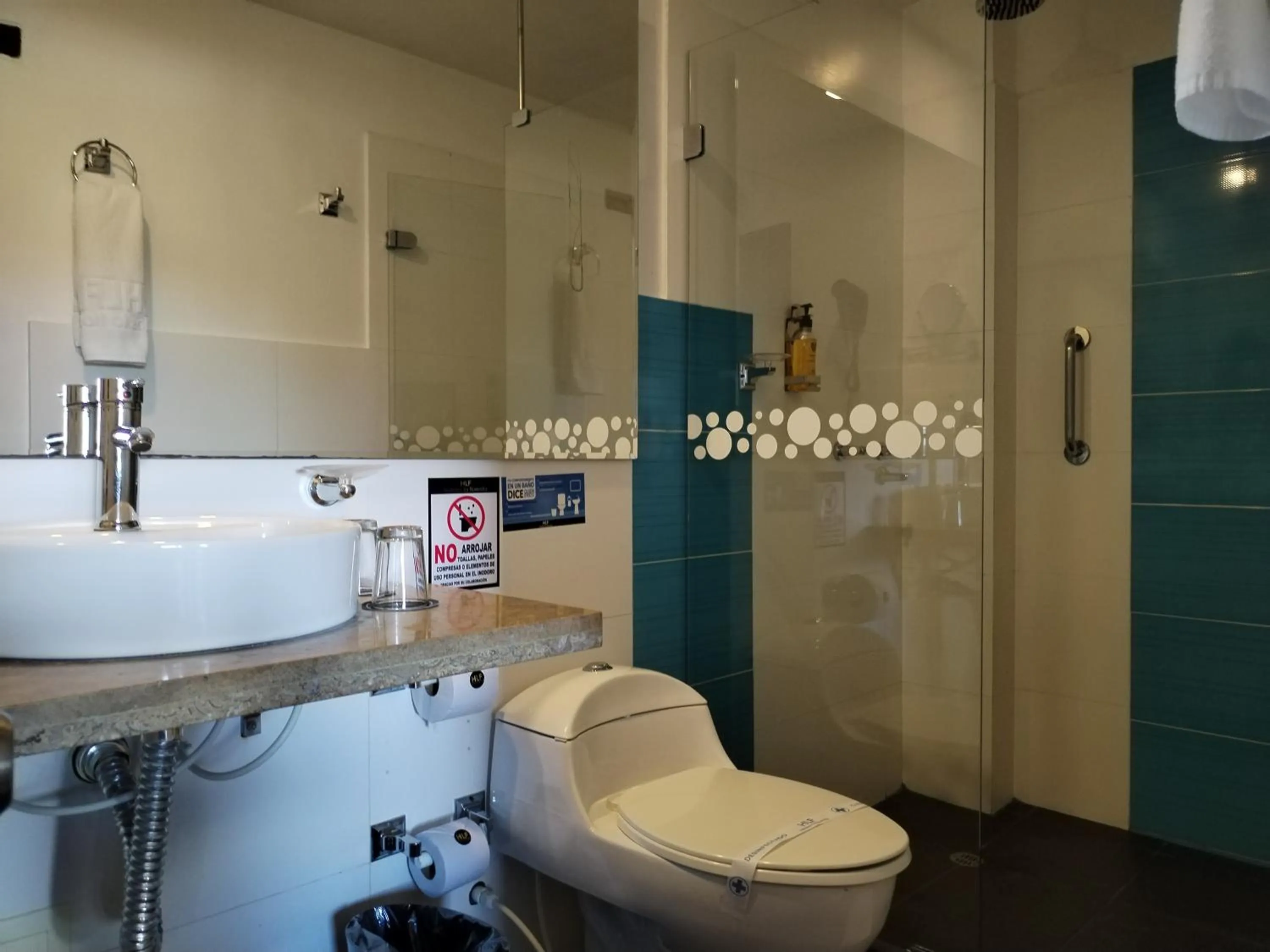 Shower in Santa Maria de Leyva hotel boutique