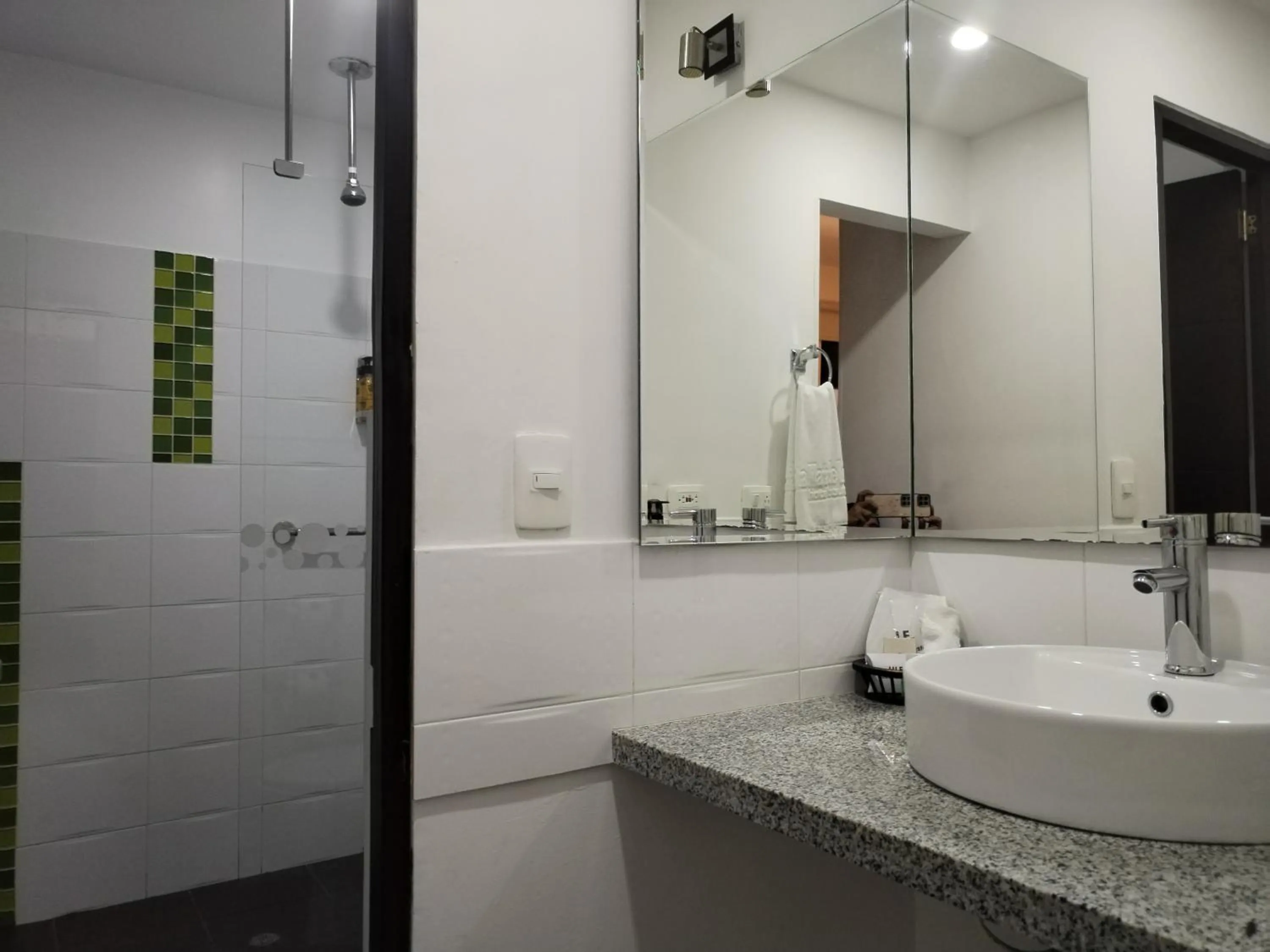 Shower in Santa Maria de Leyva hotel boutique