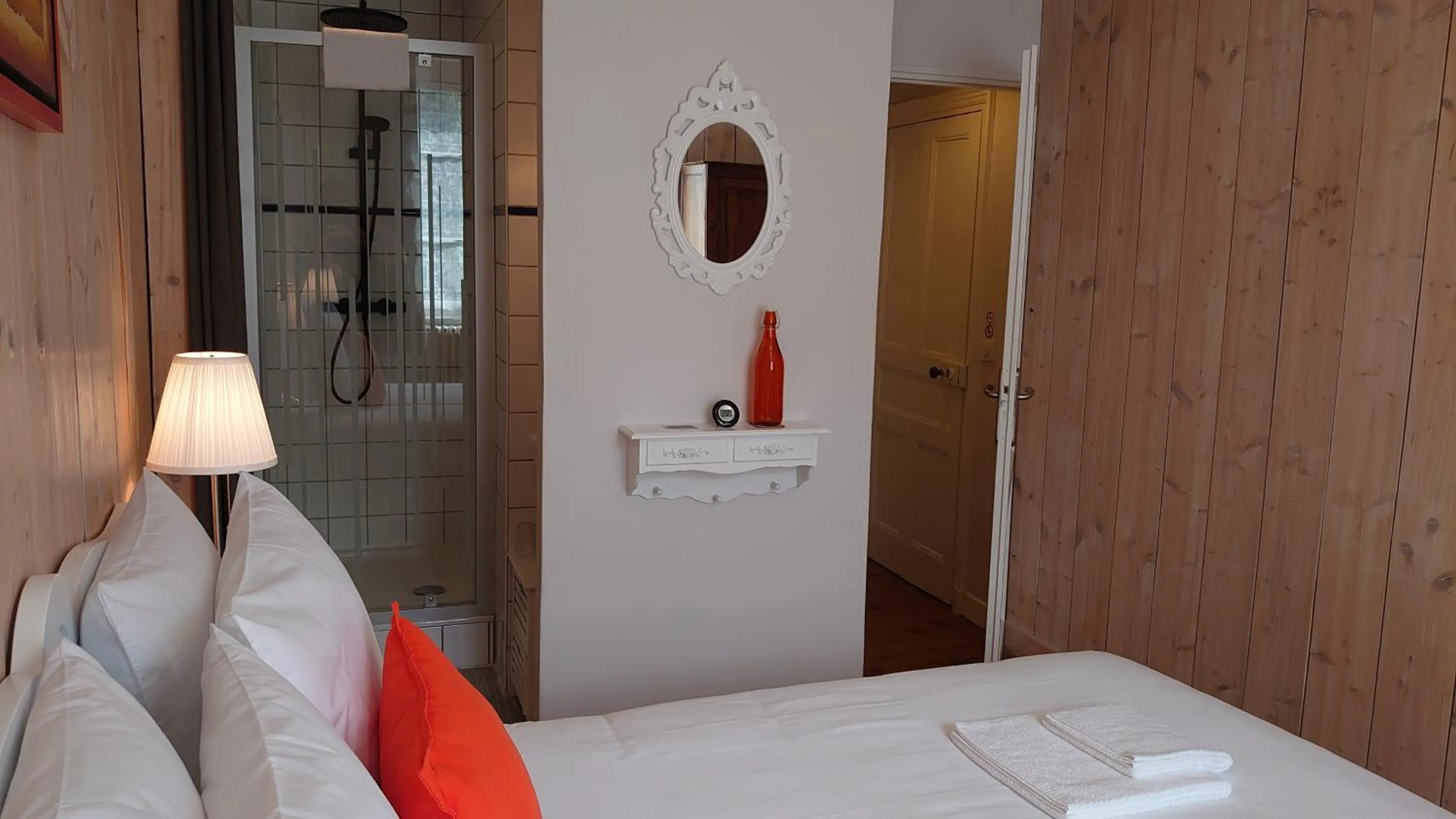 Bed in La Maison Serrurier - Chambres d’hôtes