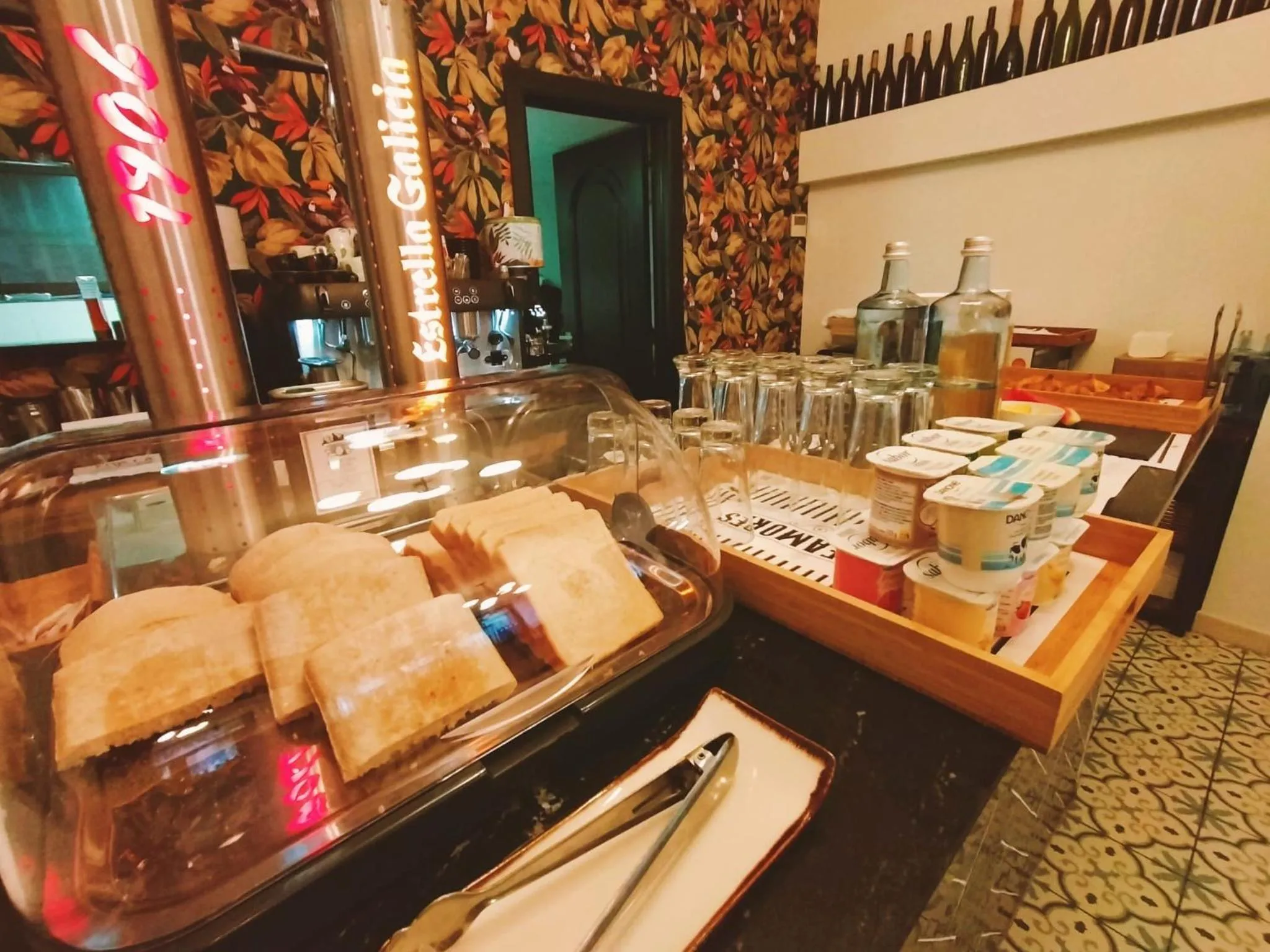 Breakfast in Amelia by gaiarooms