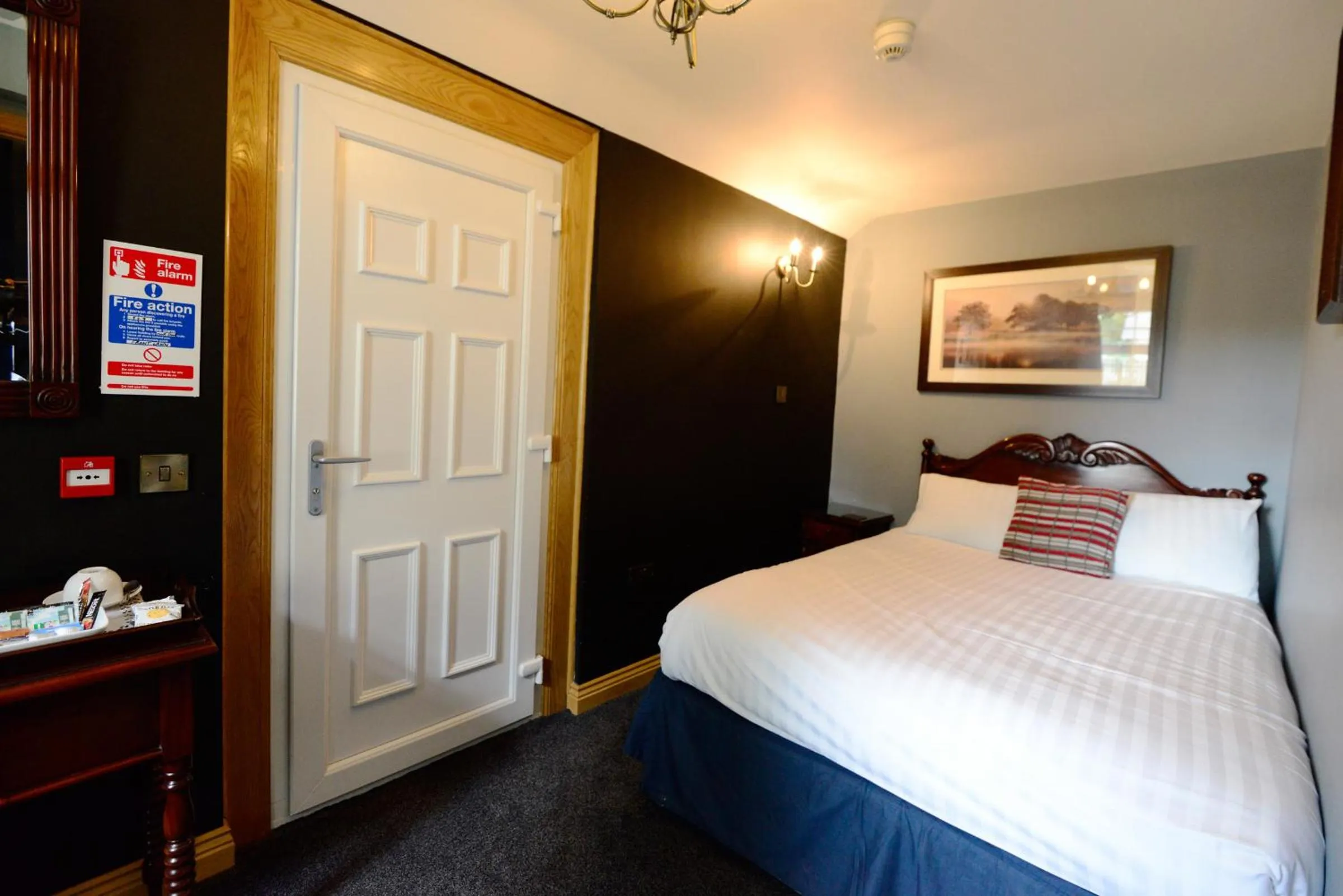 Bathroom, Bed in Rivendell