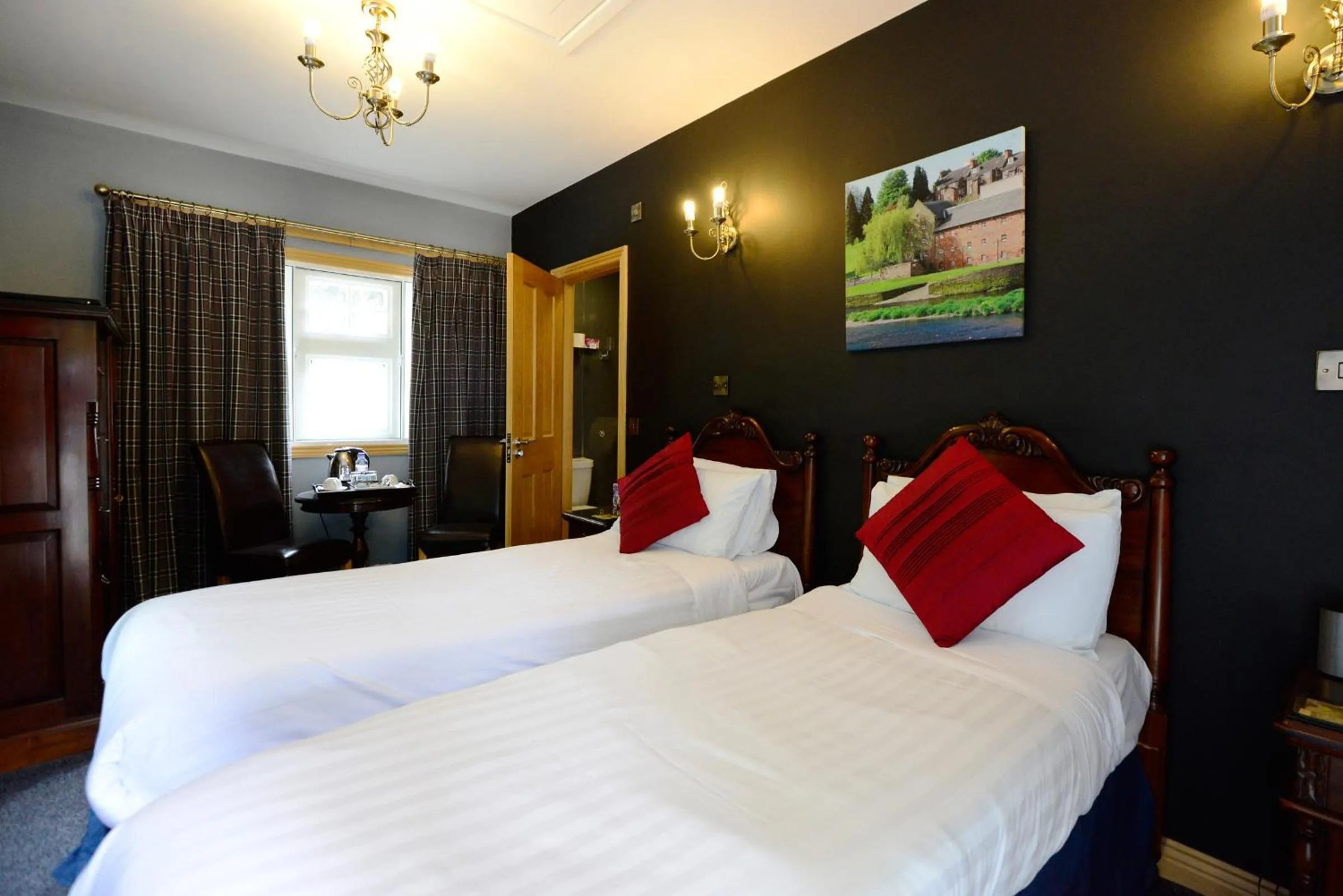 Bathroom, Bed in Rivendell