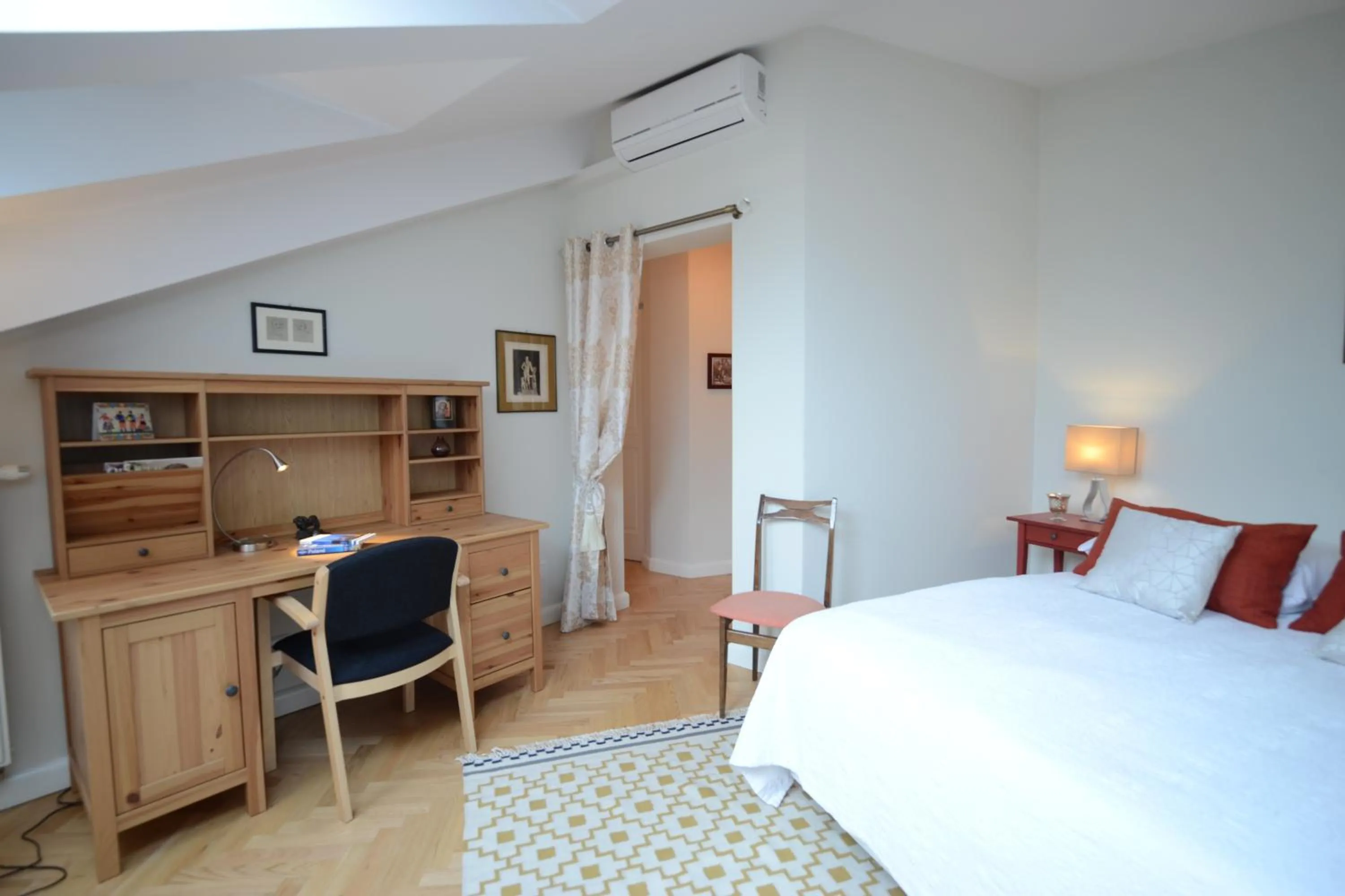 Bedroom, Bed in Crystal Suites Old Town