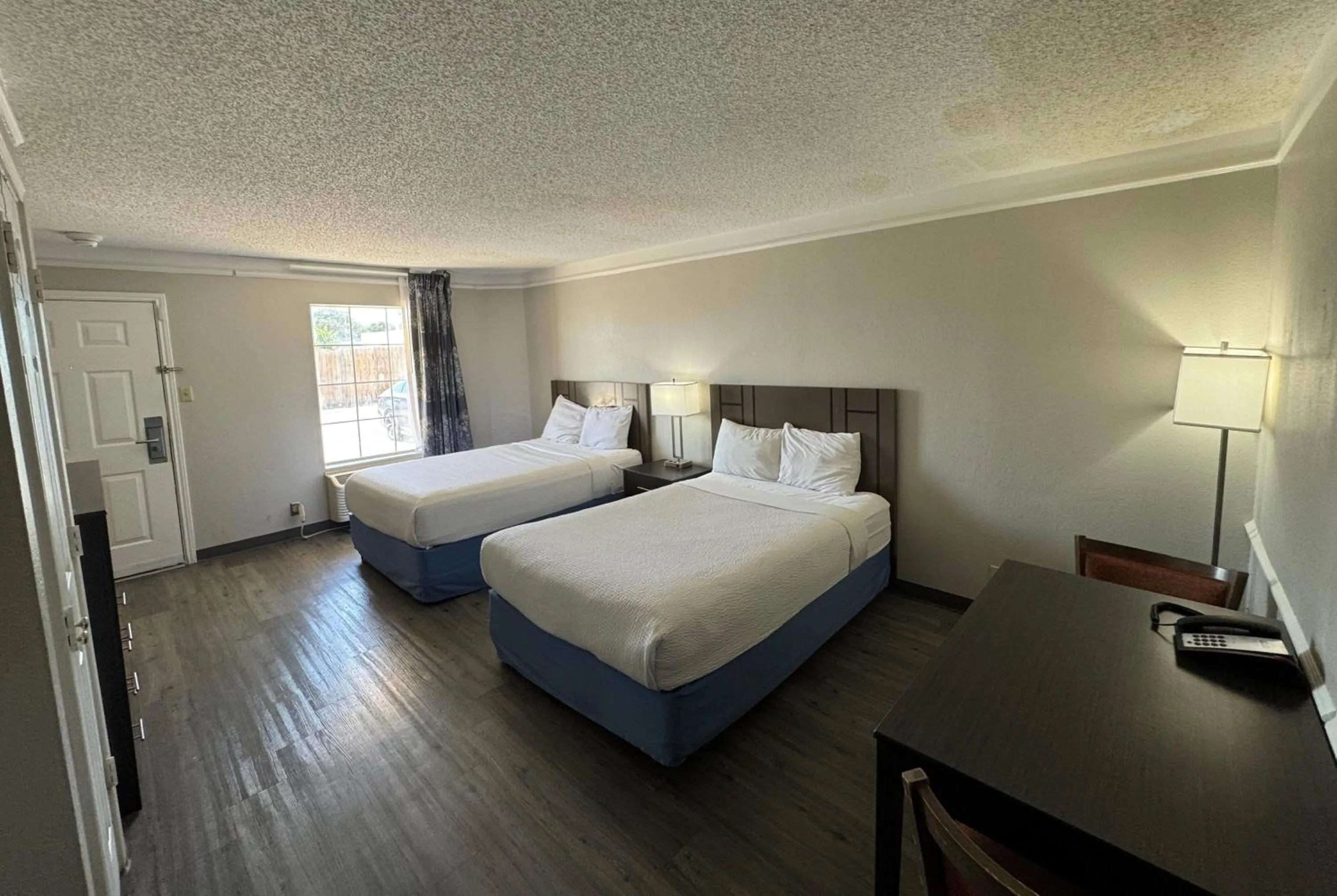 Bed in Days Inn by Wyndham Georgetown