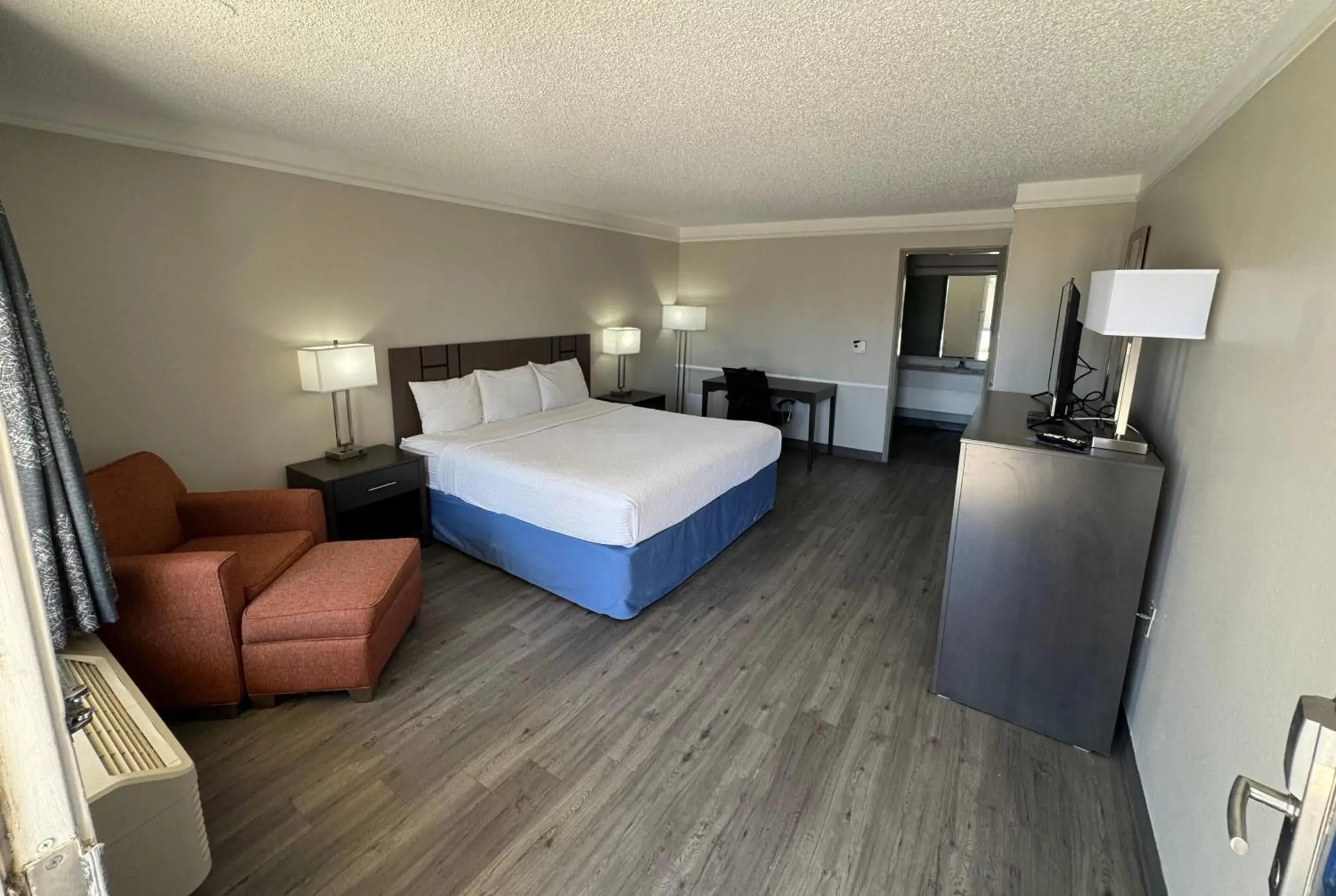 King Room - Non-Smoking in Days Inn by Wyndham Georgetown King Room - Non-Smoking in Days Inn by Wyndham Georgetown