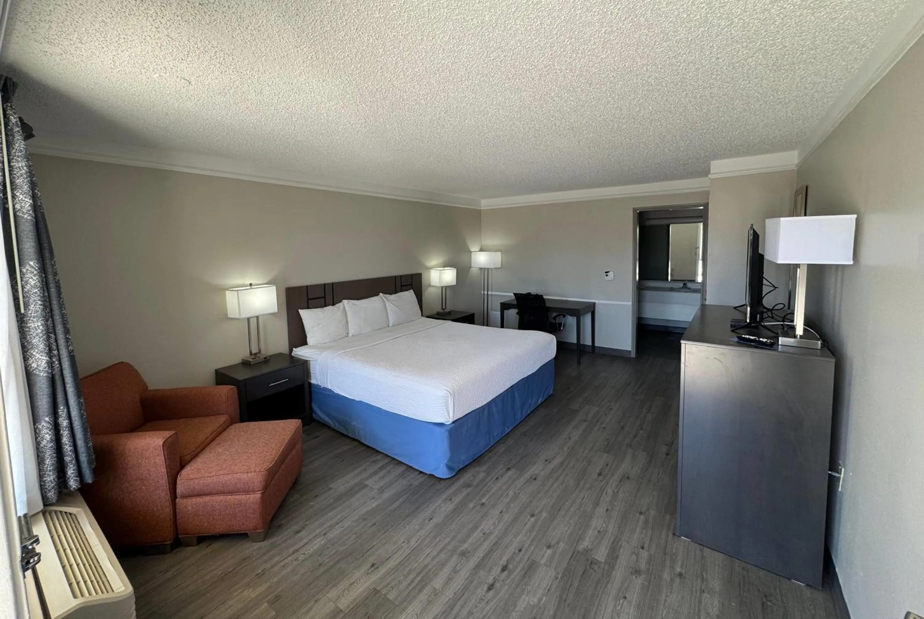 Bed in Days Inn by Wyndham Georgetown