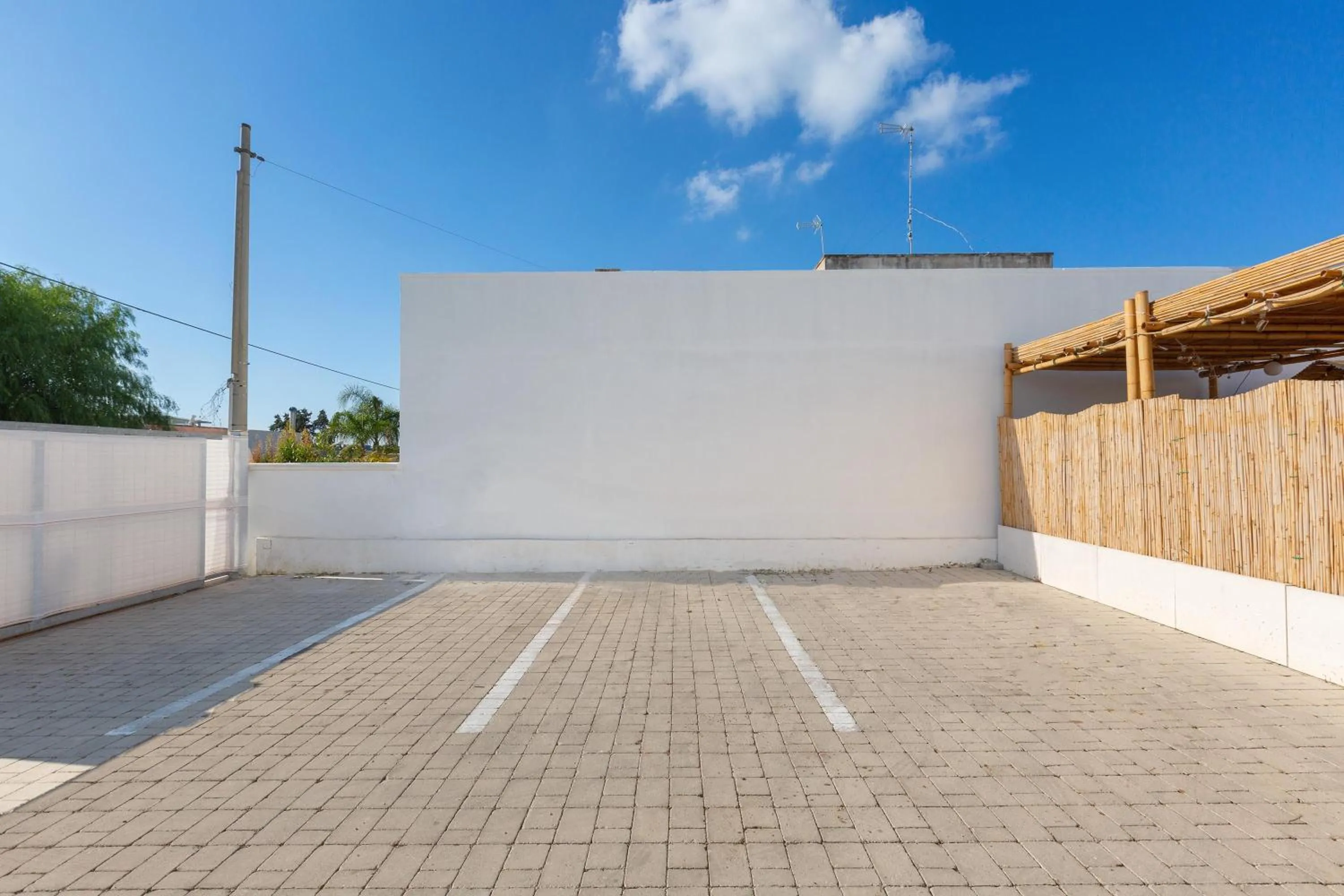 Parking in B&B Dreams and Delights