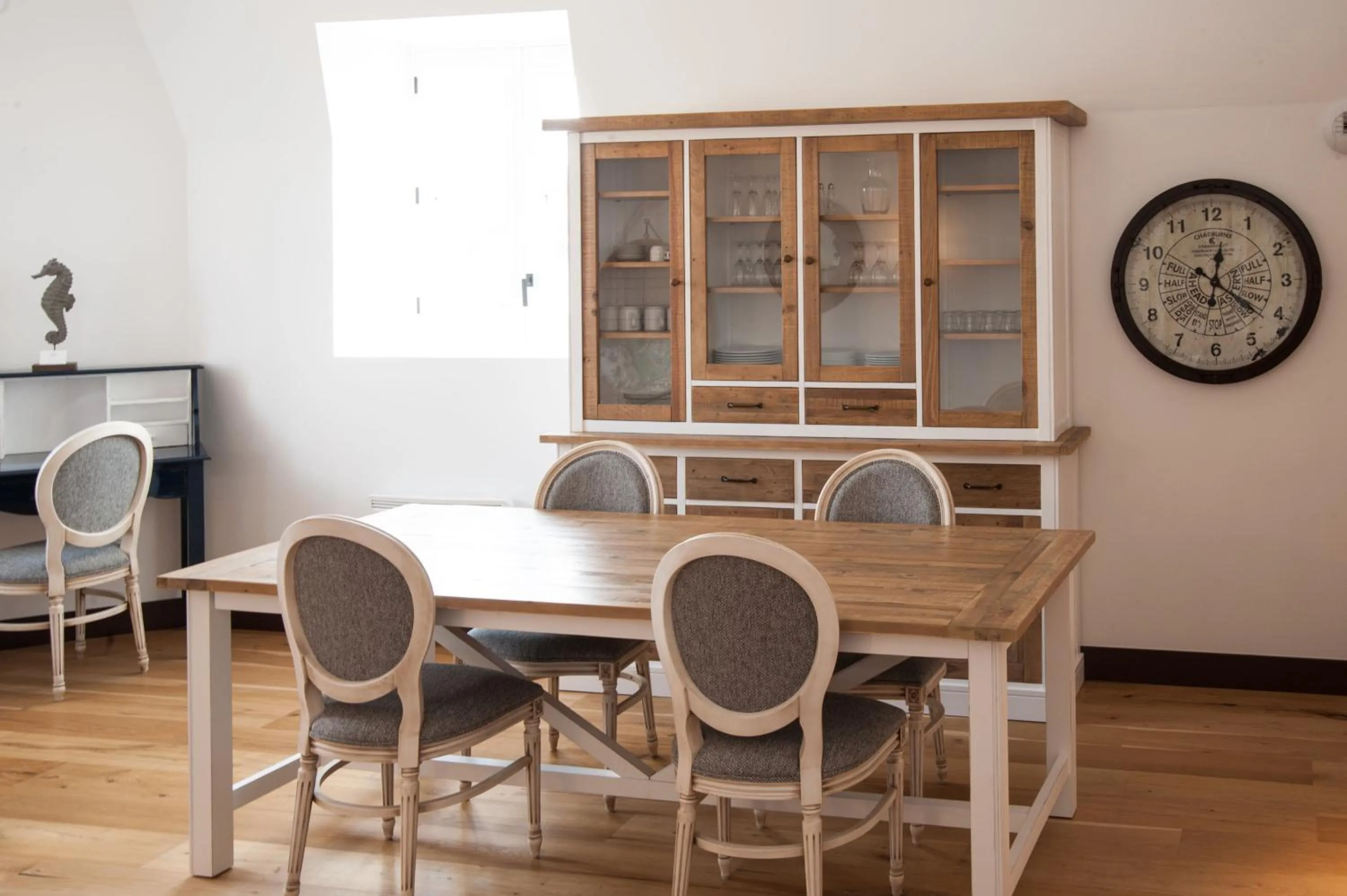 Dining area in Résidence de l'Arsenal Royal - Meublés de Tourisme