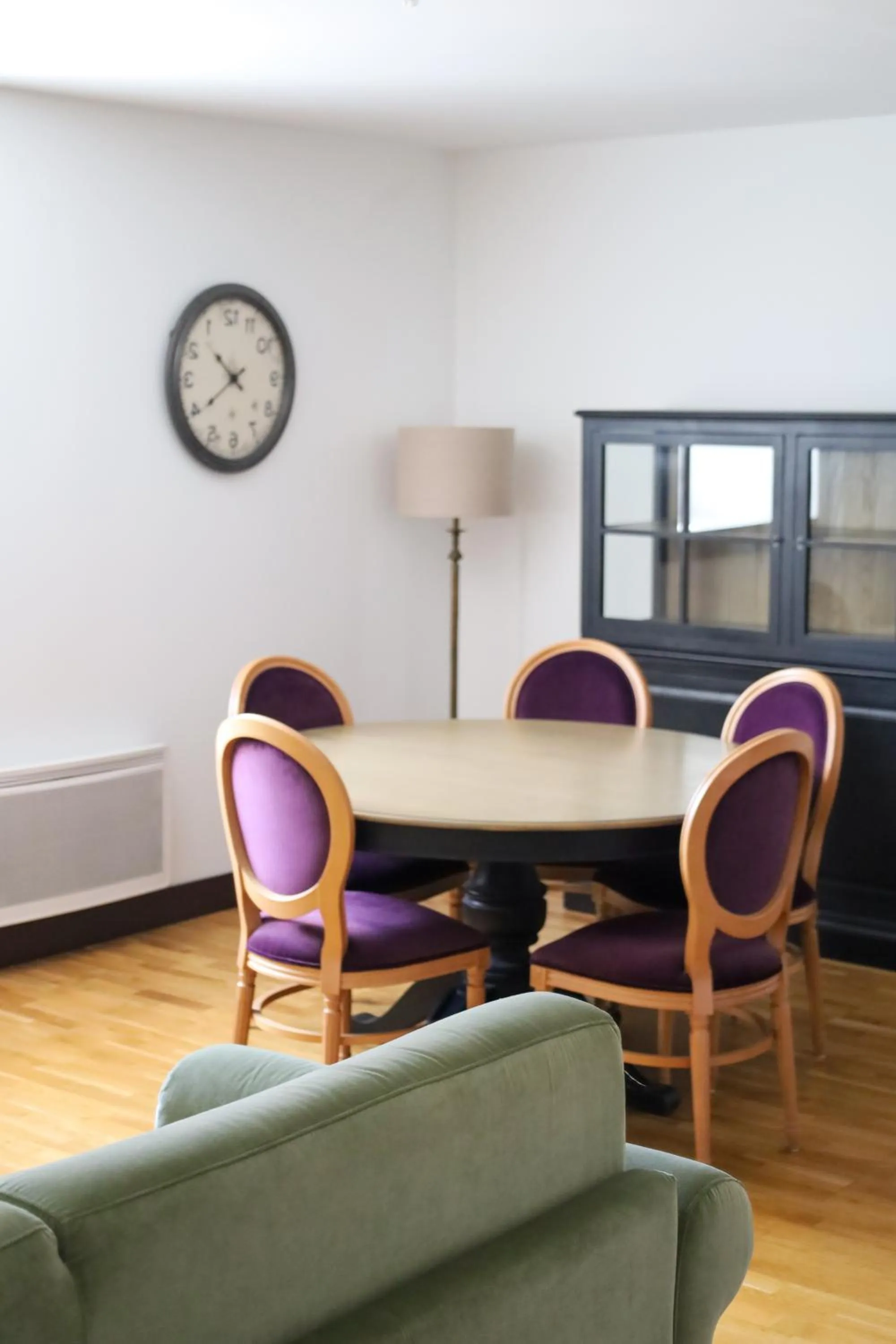 Dining area in Résidence de l'Arsenal Royal - Meublés de Tourisme