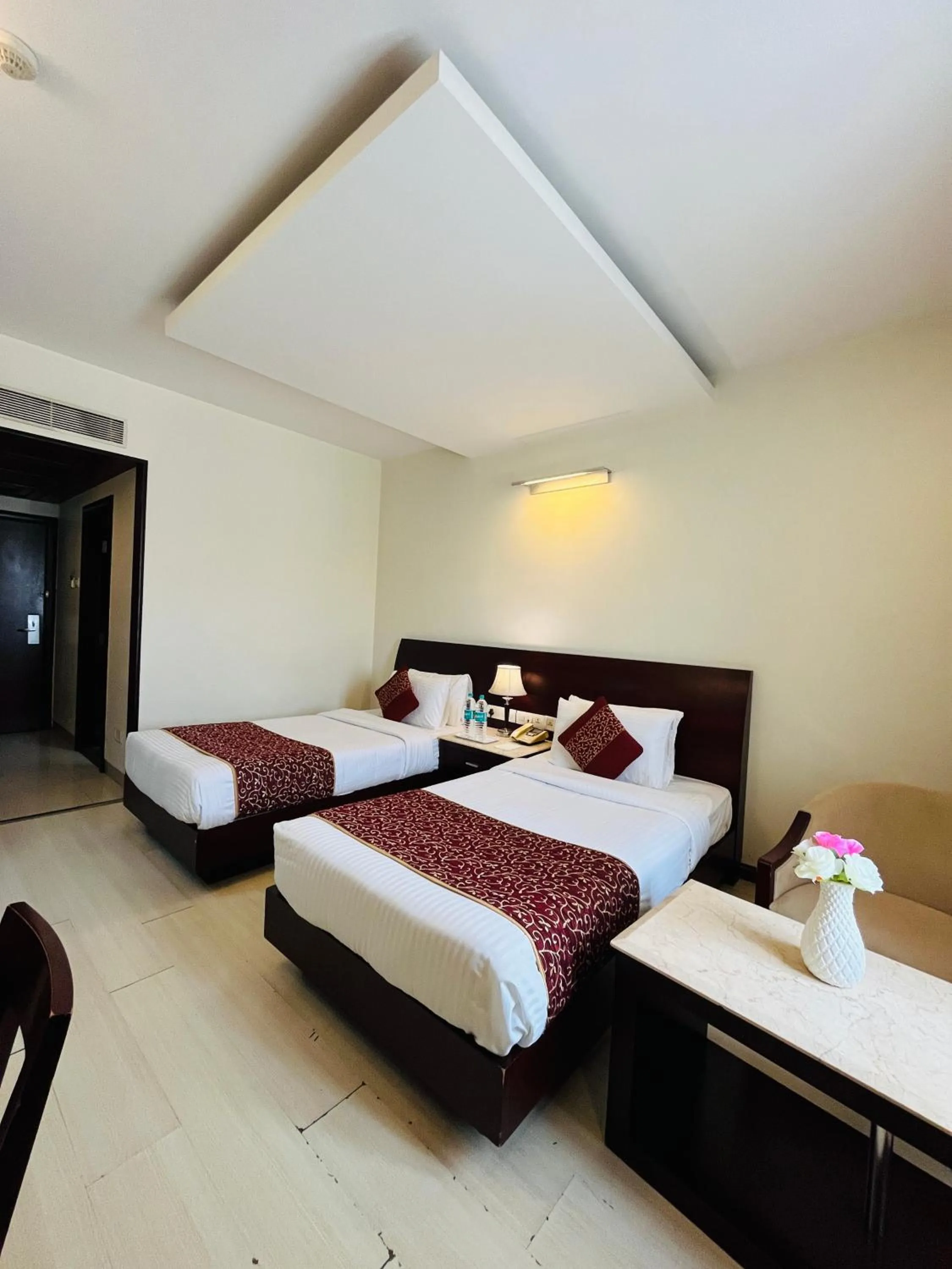 Bedroom, Bed in Hotel Abhimaani Vasathi, Rajajinagar