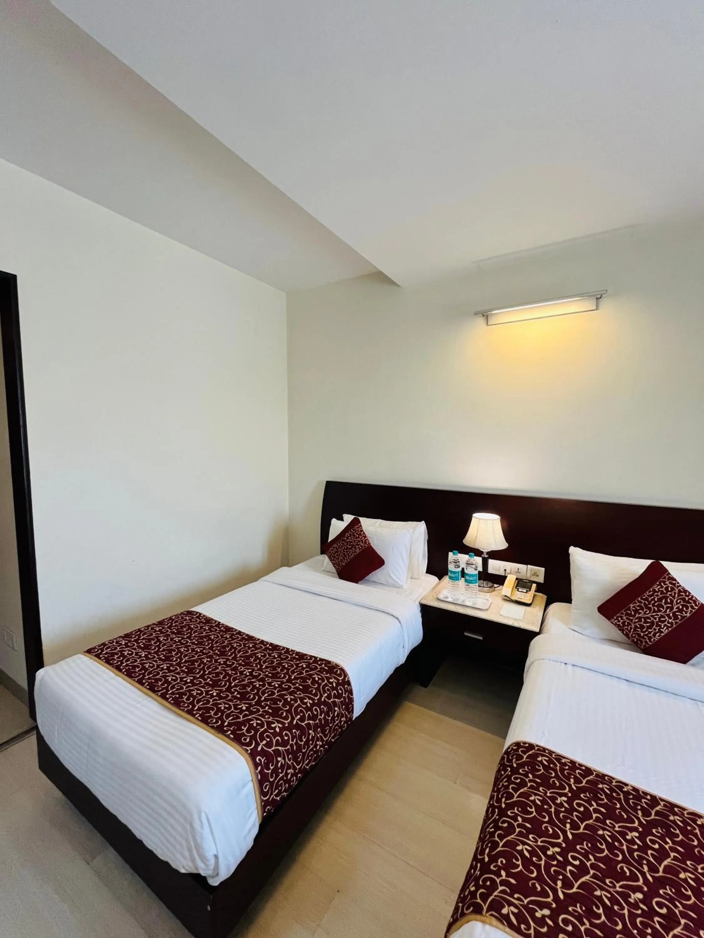 Bedroom, Bed in Hotel Abhimaani Vasathi, Rajajinagar