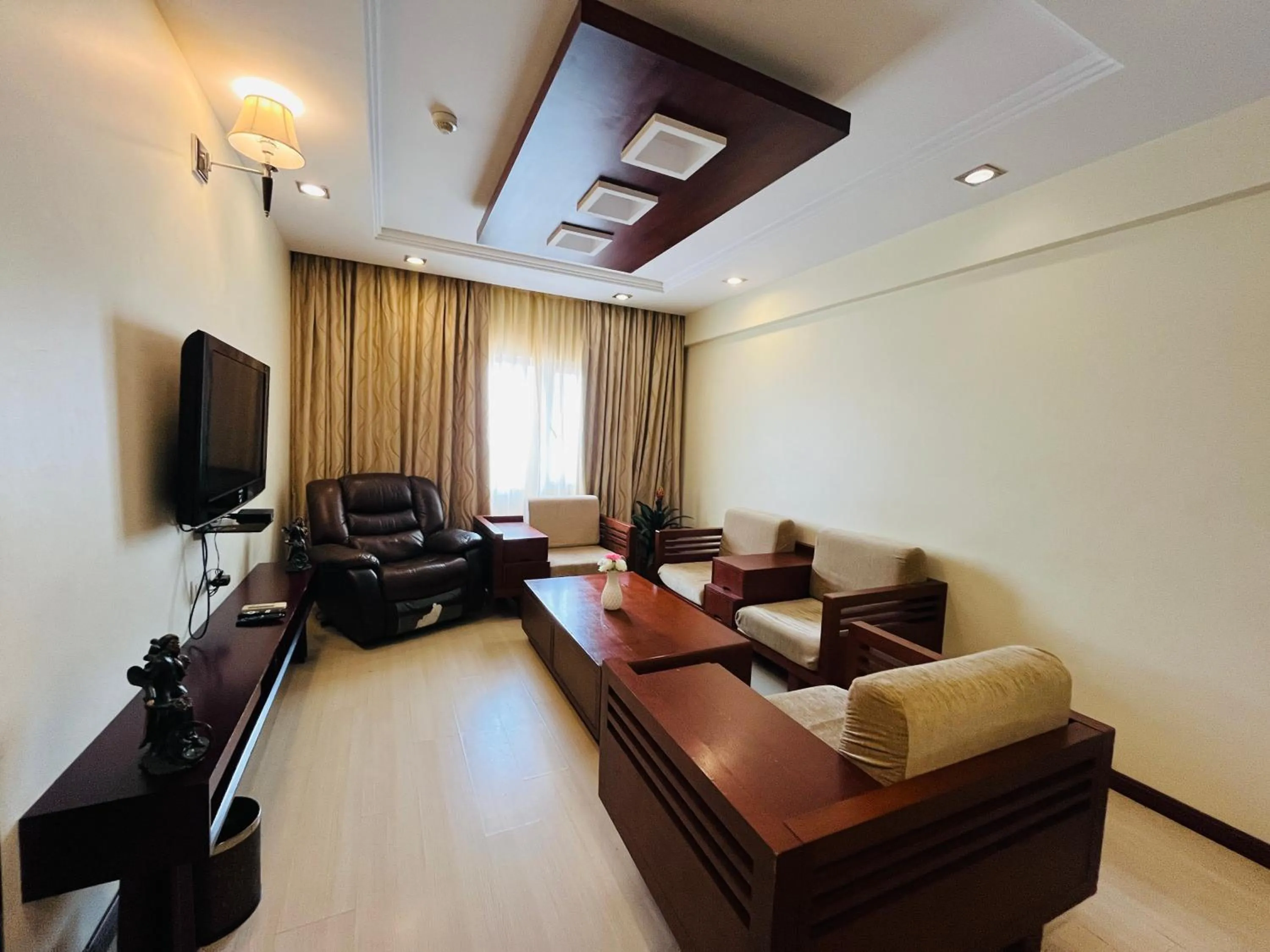 Living room in Hotel Abhimaani Vasathi, Rajajinagar
