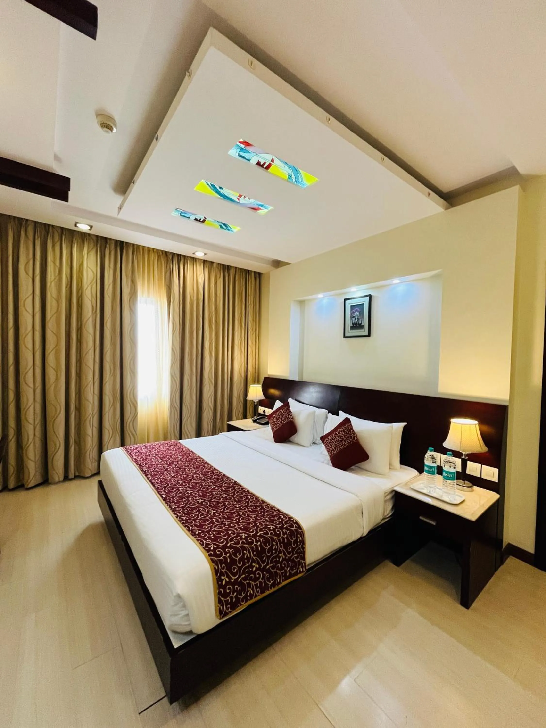 Bedroom, Bed in Hotel Abhimaani Vasathi, Rajajinagar