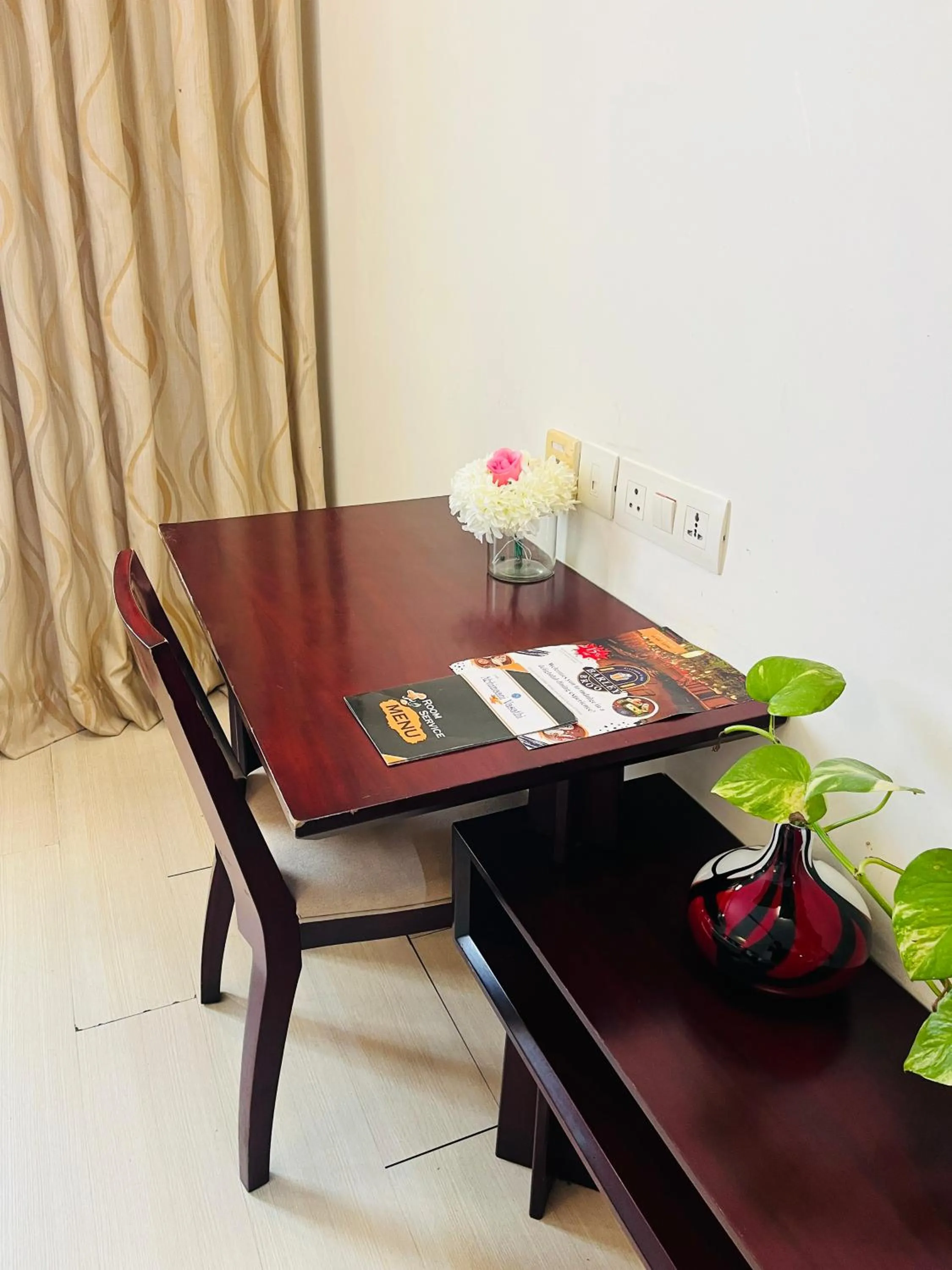furniture in Hotel Abhimaani Vasathi, Rajajinagar