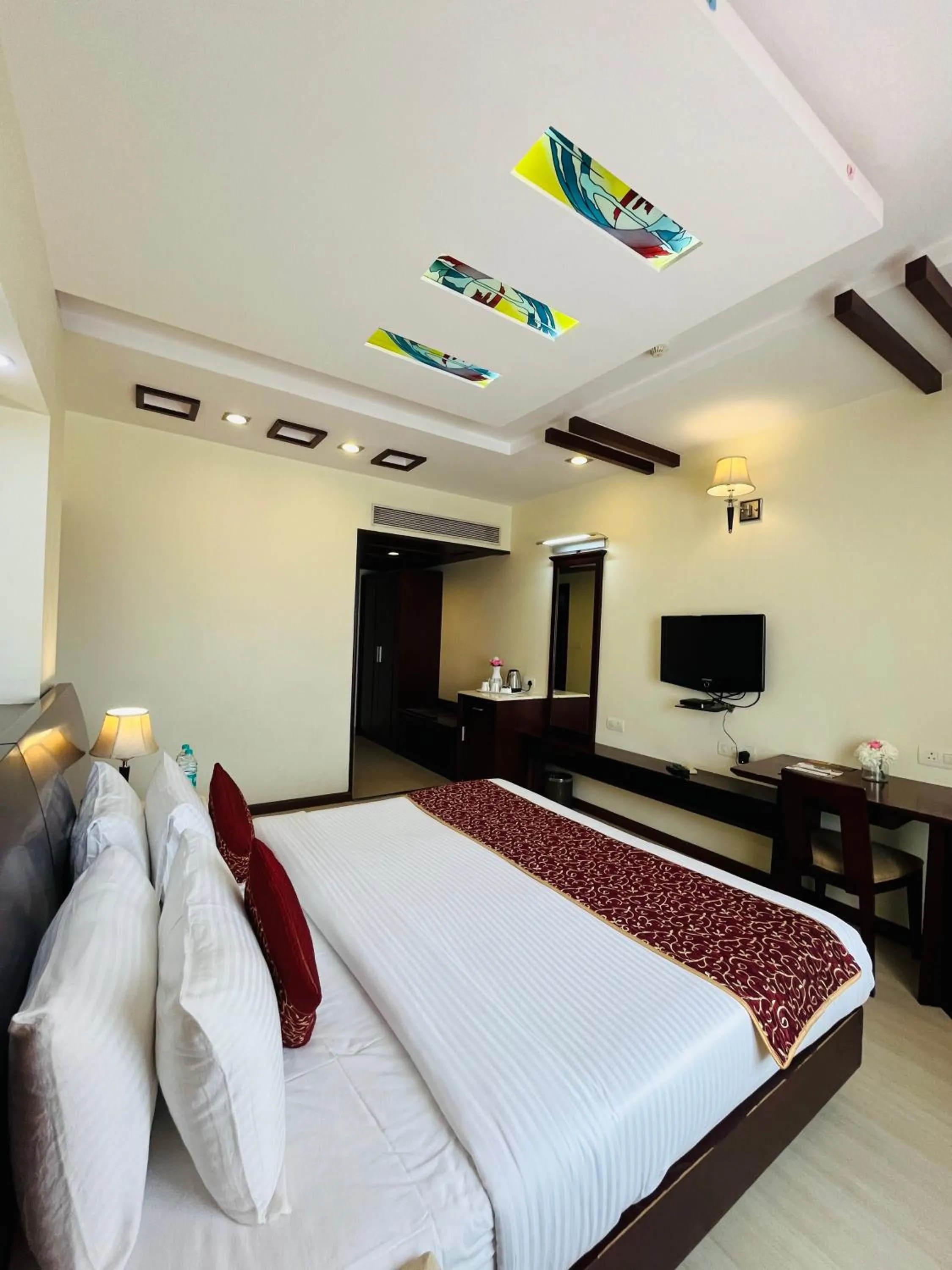 Bedroom, Bed in Hotel Abhimaani Vasathi, Rajajinagar