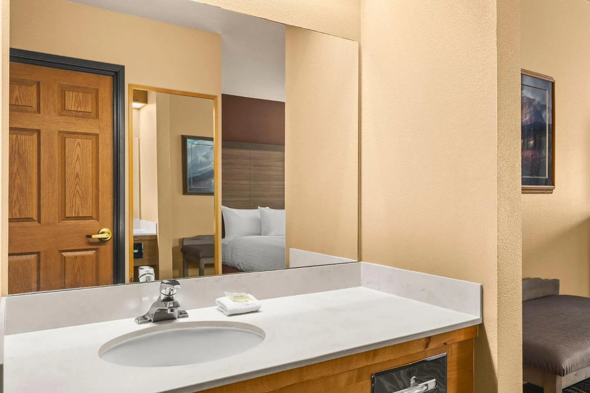 Bathroom in Bitterroot River Inn and Conference Center