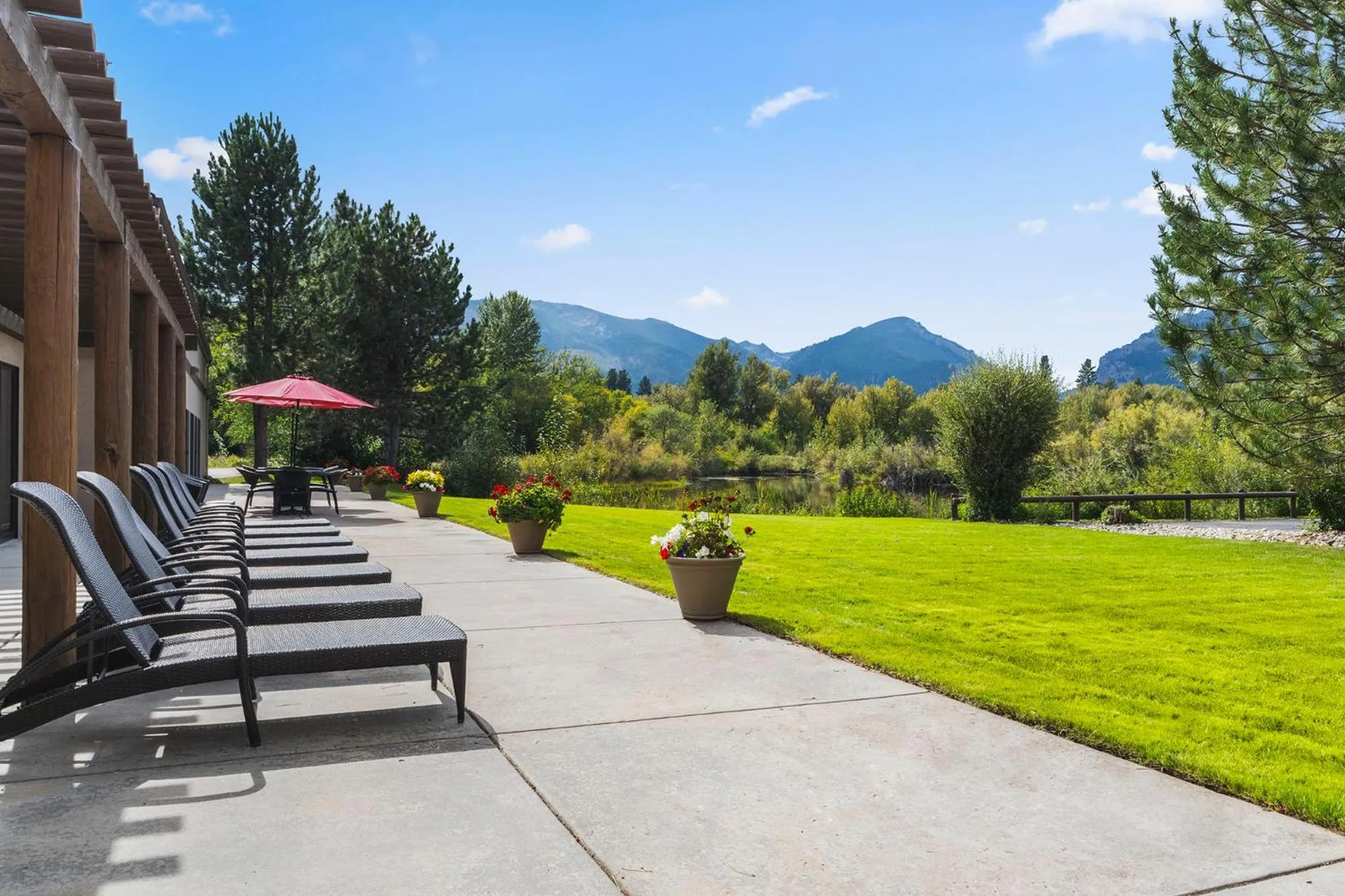 Patio in Bitterroot River Inn and Conference Center